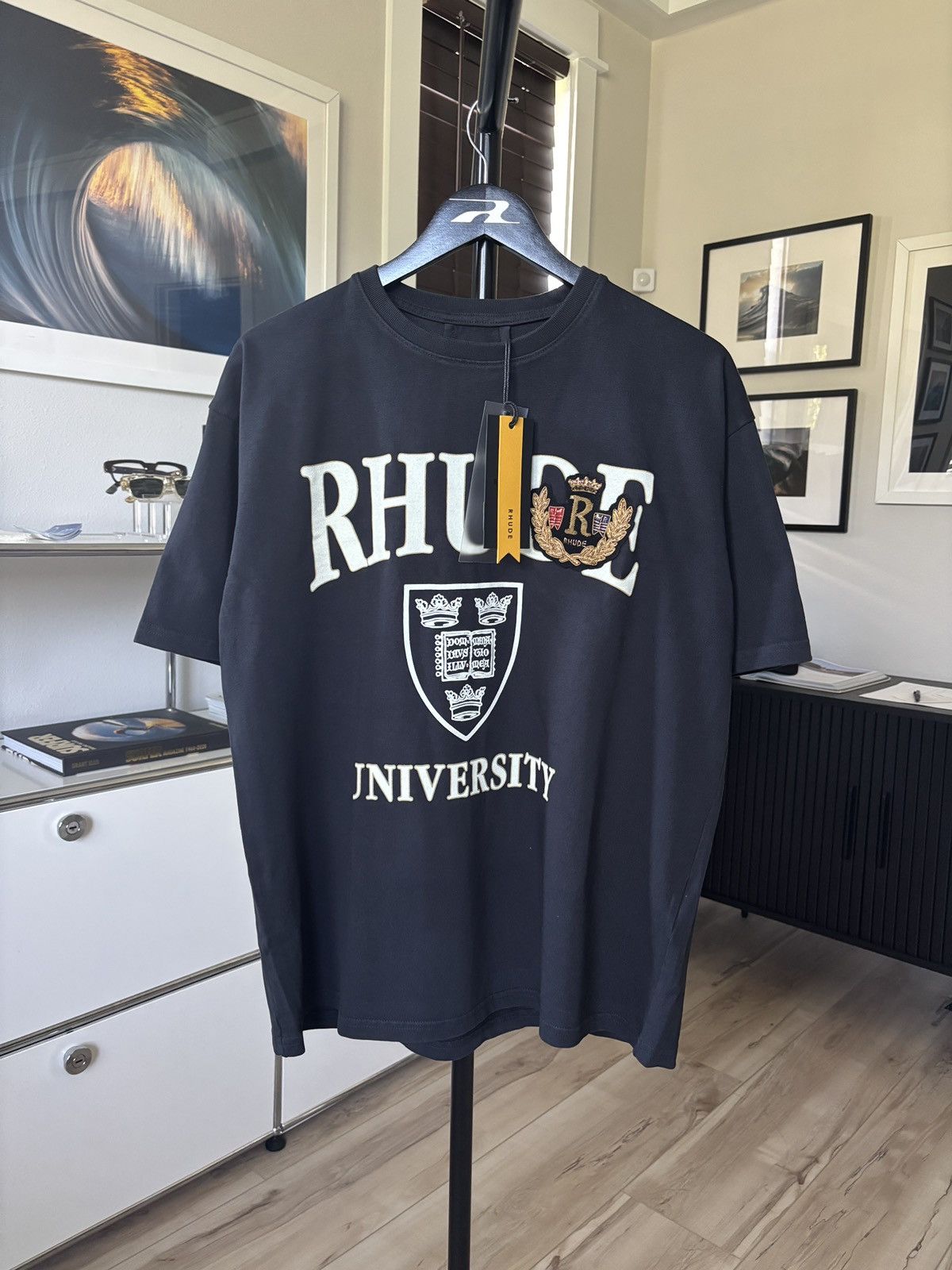 Rhude SOLD OUT - RHUDE UNIVERSITY LOGO TEE Size US S / EU 44-46 / 1 - 1 Thumbnail