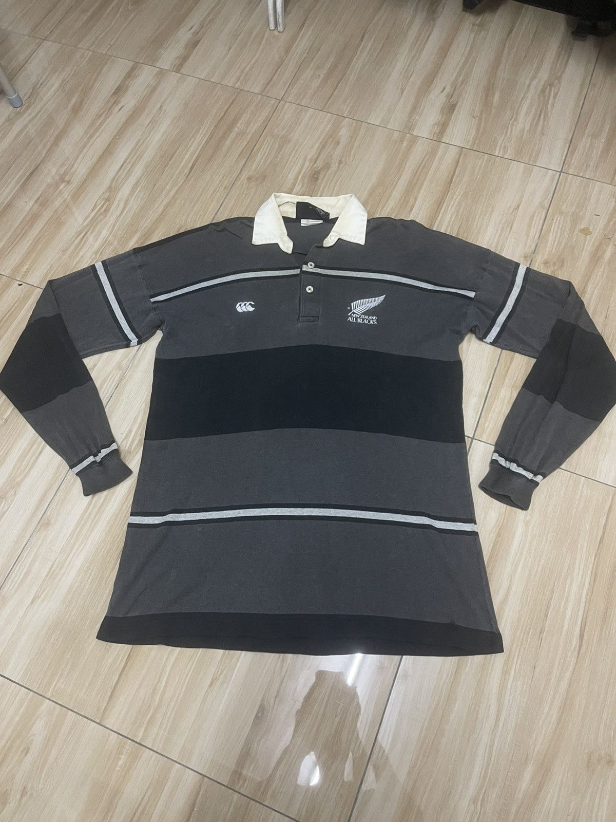 Canterbury of New Zealand Vintage canterbury rugby polo long sleeve Size US M / EU 48-50 / 2 - 1 Thumbnail
