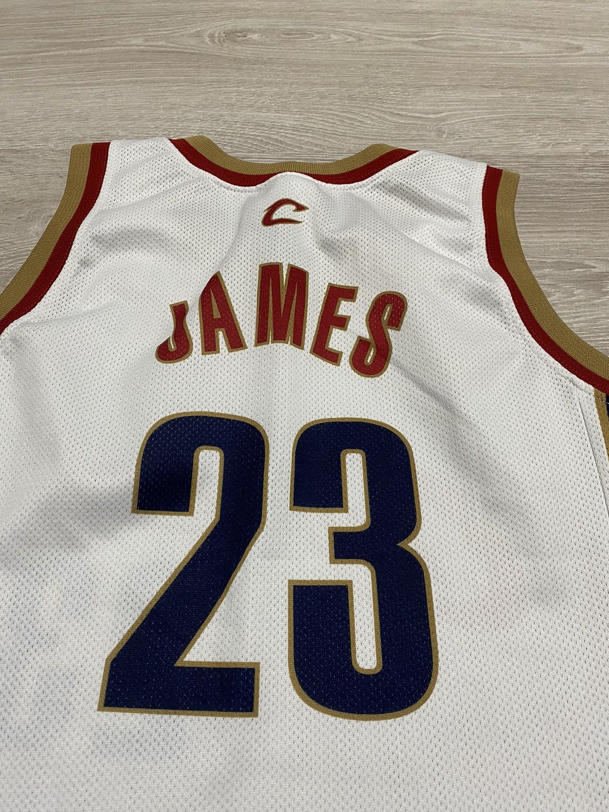 Champion Vintage Lebron James 23 Cavaliers Size junior L man XS Size US XS / EU 42 / 0 - 8 Thumbnail