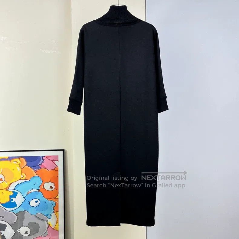 Max Mara Max Mara Black high-necked dress Size XS / US 0-2 / IT 36-38 - 2 Thumbnail