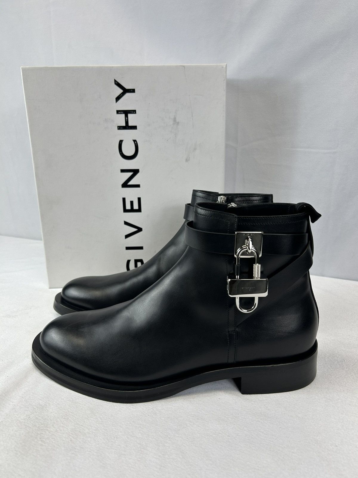 Givenchy Givenchy Lock Ankle Boots In Leather Size US 12 / EU 45 - 1 Thumbnail
