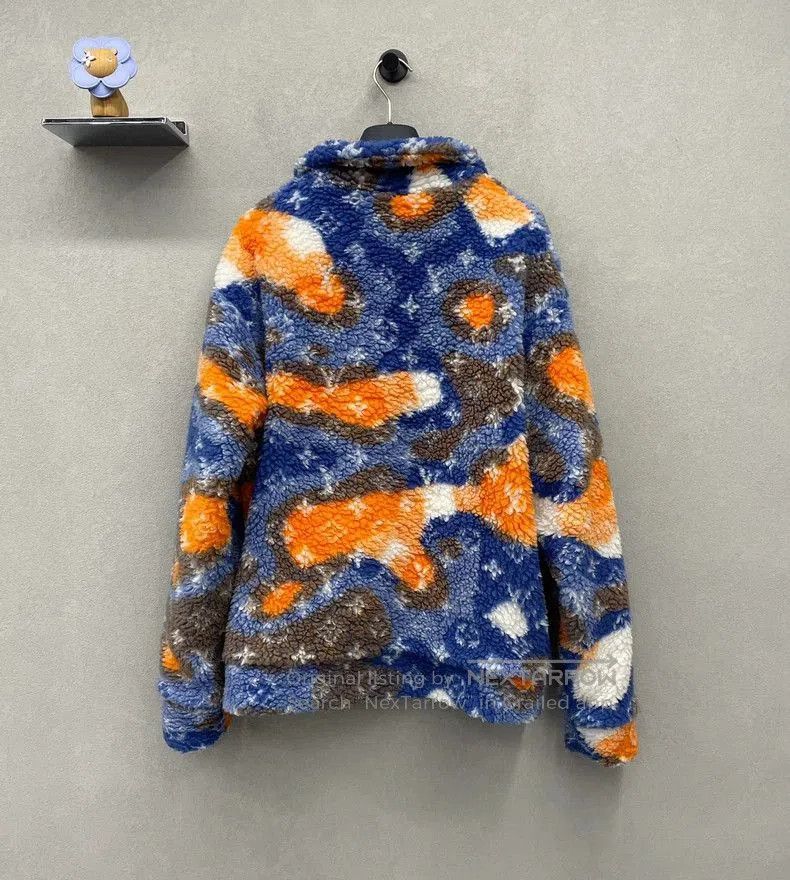 Louis Vuitton Louis Vuitton Multicolor Logo Lamb Coat. Size US L / EU 52-54 / 3 - 2 Thumbnail