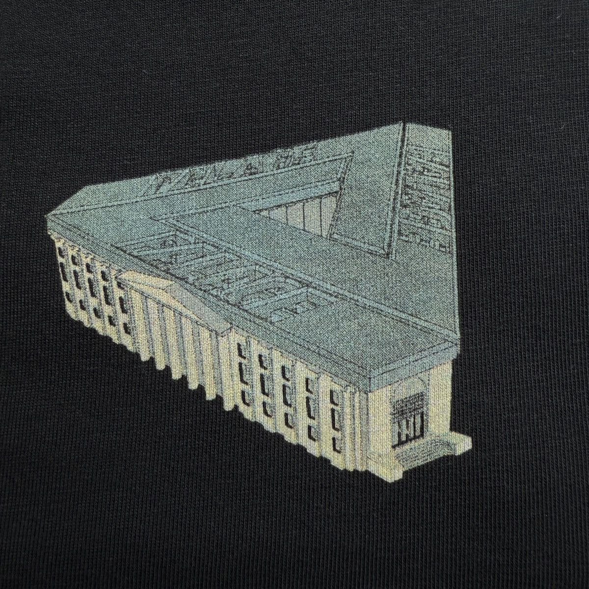 Palace (L) Palace Palazzo L/S Tee Size US L / EU 52-54 / 3 - 4 Thumbnail