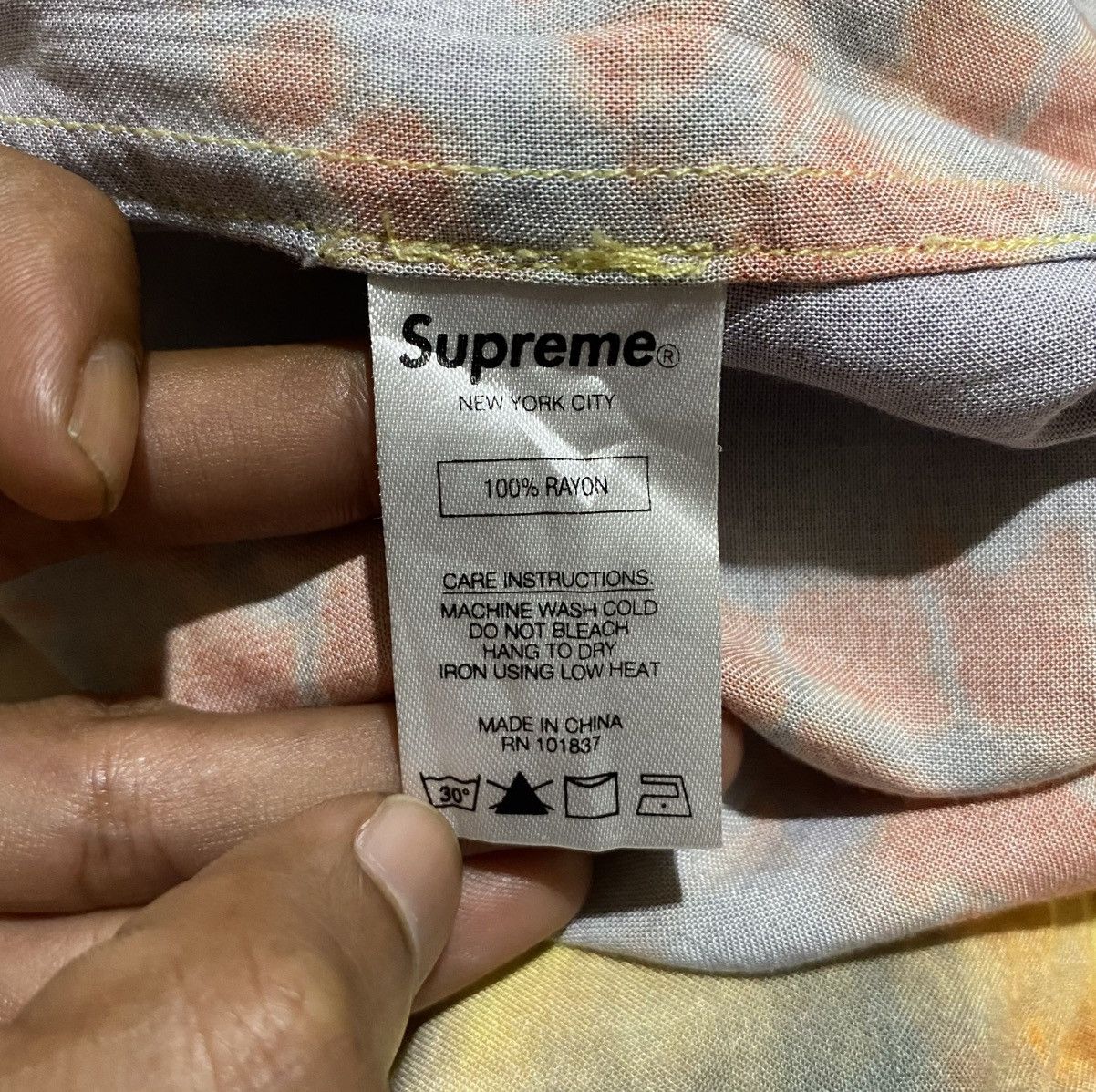 Supreme FW19 Supreme Batik Print Rayon Shirt Button Size US L / EU 52-54 / 3 - 6 Thumbnail
