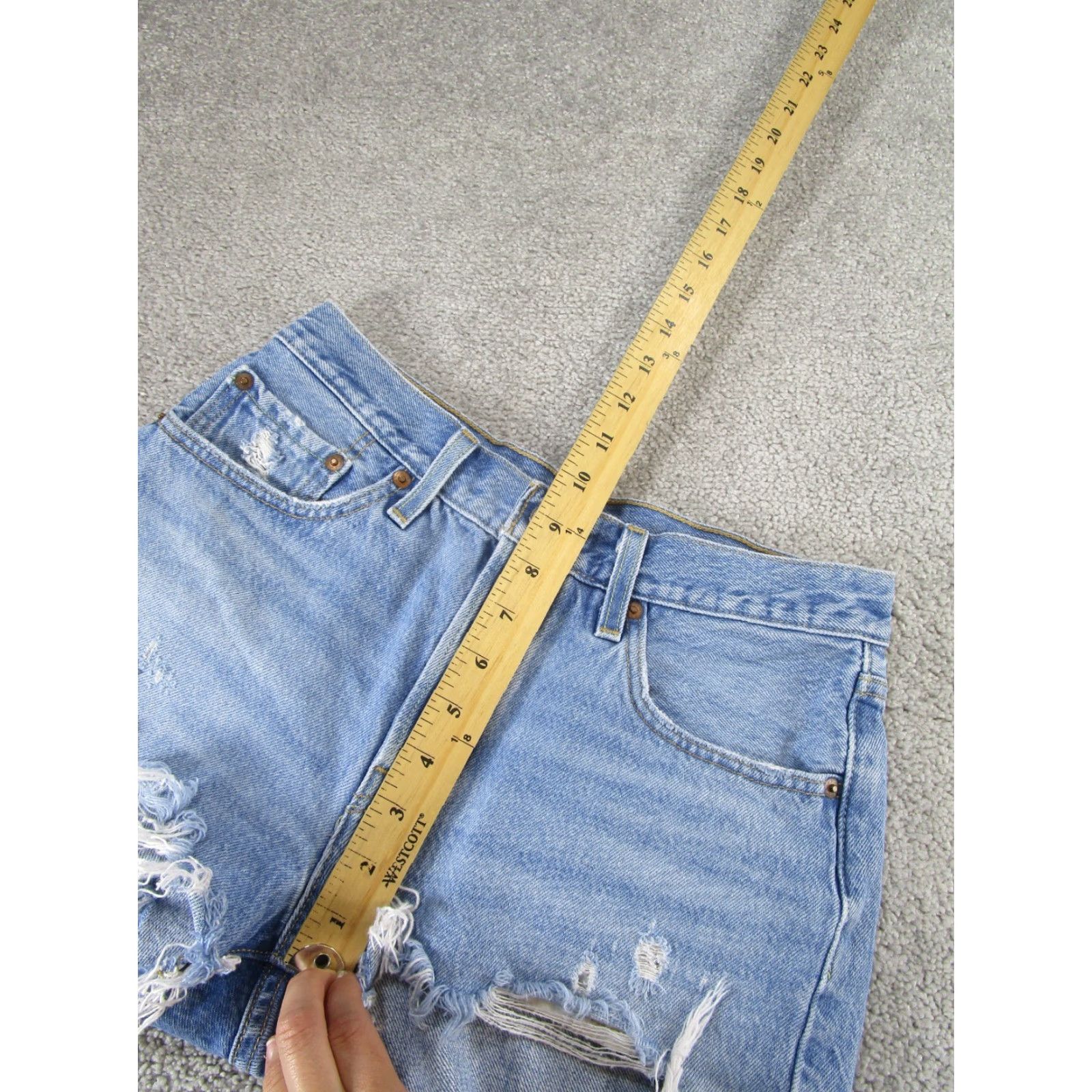 Levi's Levi's 501 Shorts Womens 26 Light Wash Denim Button Fly Cut Offs - 90s Classic, Blue, Regular Size 26, Casual Denim Short Shorts Women Size 26" / US 2 / IT 38 - 5 Thumbnail