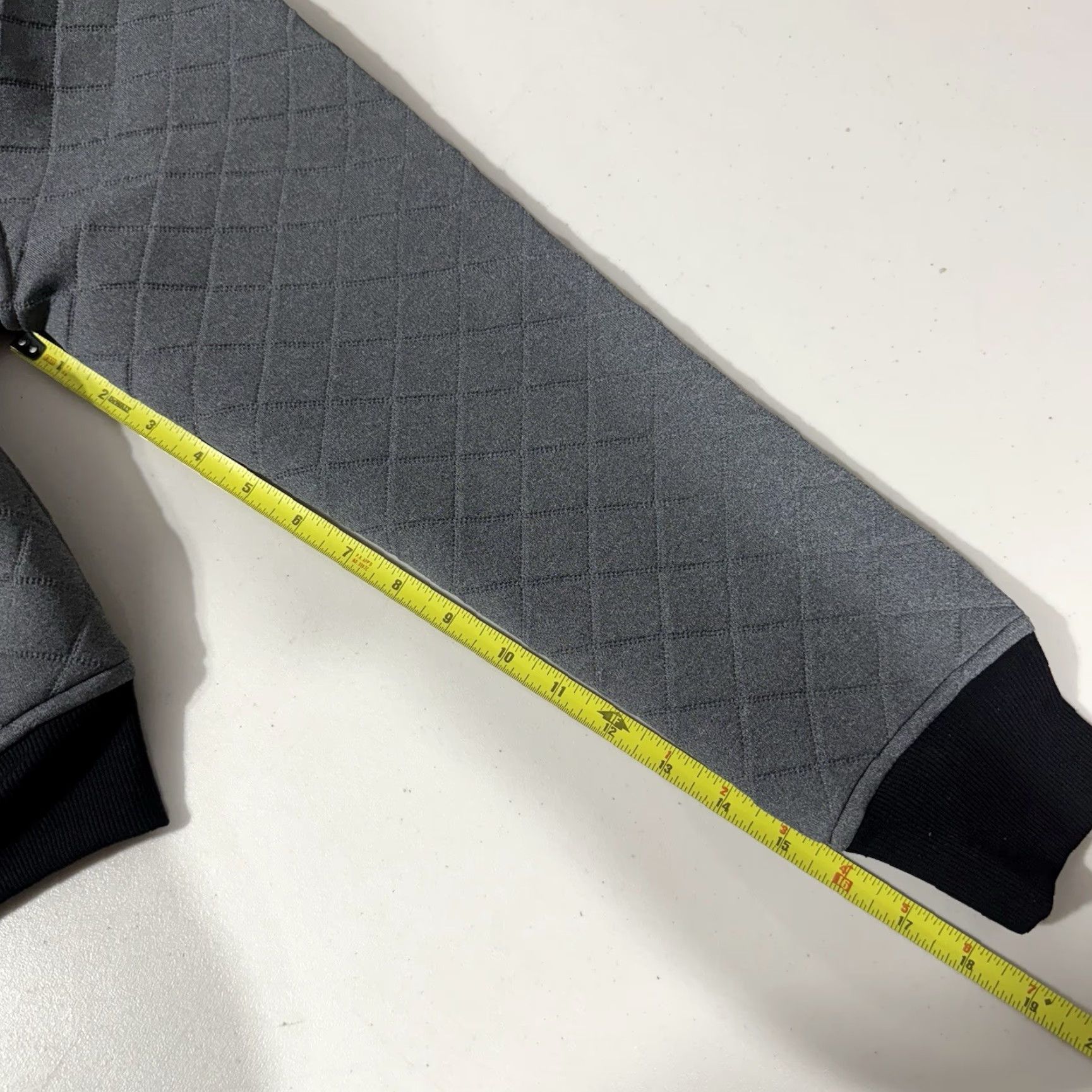 Athleta Athleta Jacket Womens Size M Gray Quilted Bomber Zipper Pockets Short Sleeve Modern Fall Winter Size M / US 6-8 / IT 42-44 - 2 Thumbnail
