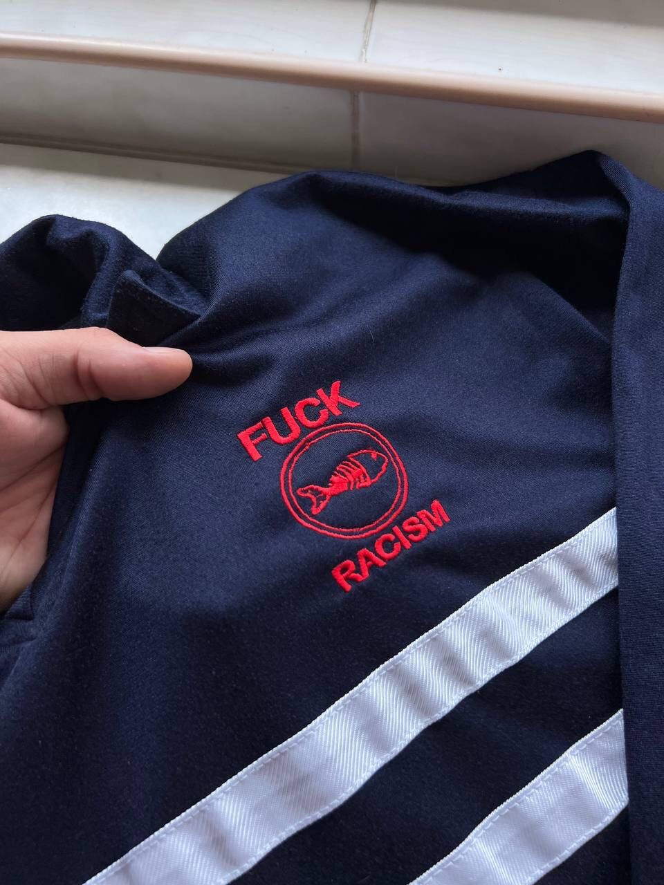 Vintage Vintage Fishbone Skateboards Sweatshirts F*CK RACISM Size US L / EU 52-54 / 3 - 4 Thumbnail