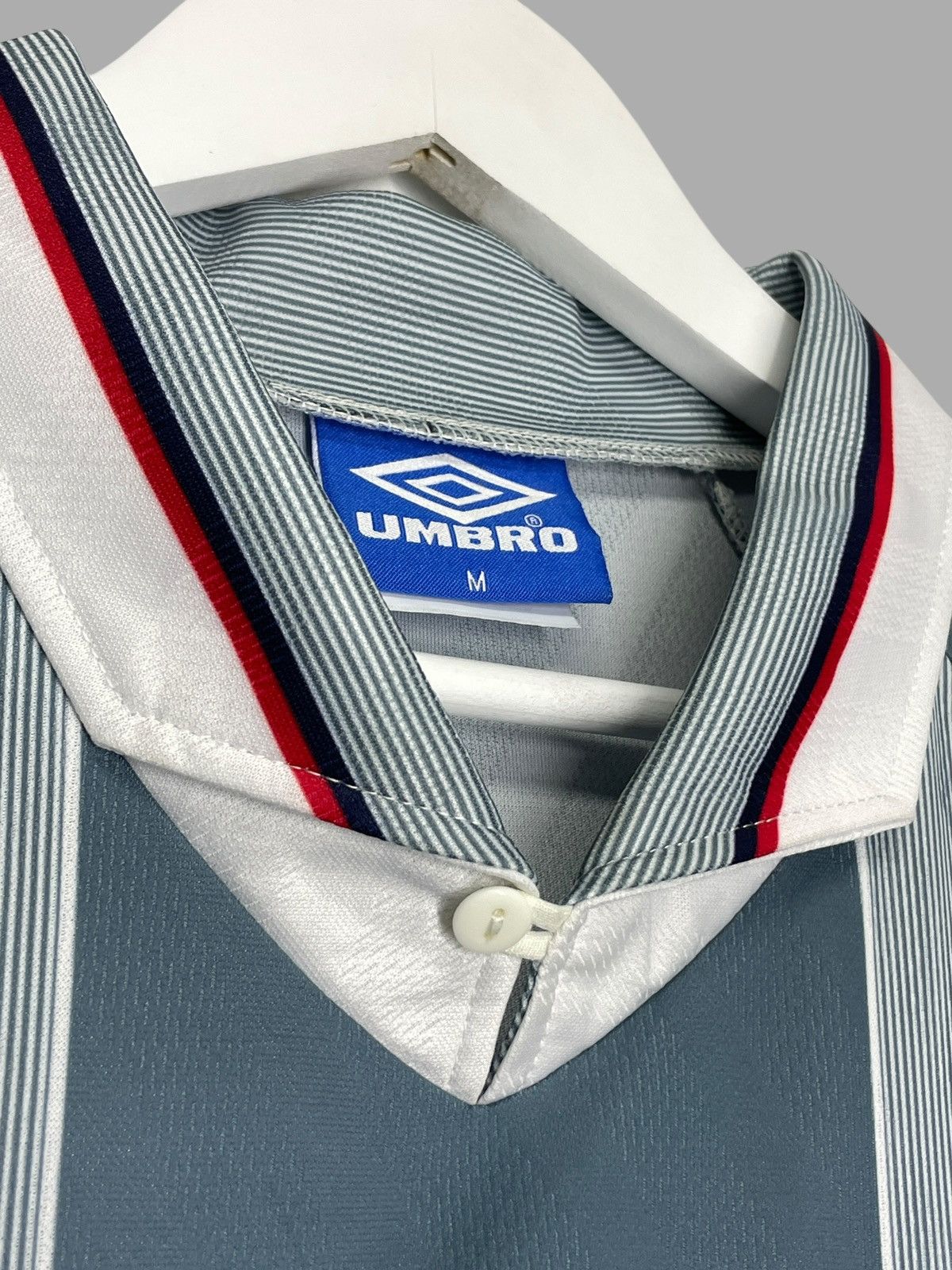 Umbro #9 Shearer England Umbro Vintage 1996 Away Vintage Jersey Size US M / EU 48-50 / 2 - 5 Thumbnail