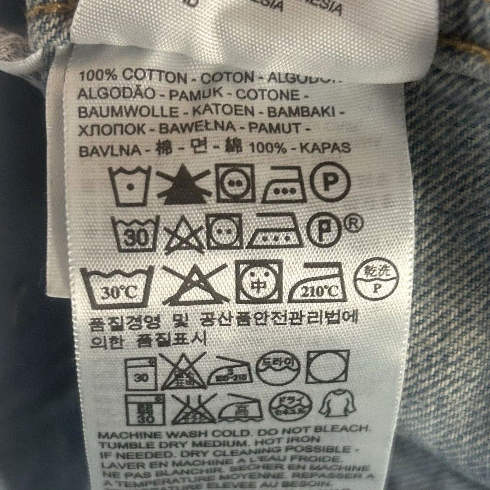 Levi's VINTAGE Levi's Trucker Vest Shirt Women XS Denim Blue Distressed Button-Up 90s Cowboy Hipster Retro Short Sleeveless Jacket U.S. Size XS / US 0-2 / IT 36-38 - 5 Thumbnail
