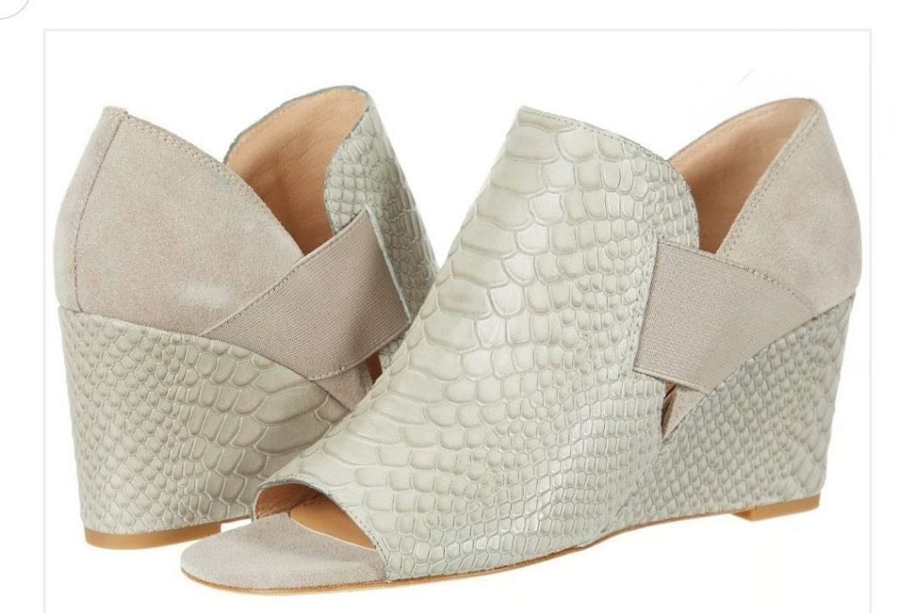 Donald Pliner Donald J. Pliner Snakeskin Embossed Leather Wedge Size 10M Size US 10 / IT 40 - 1 Thumbnail