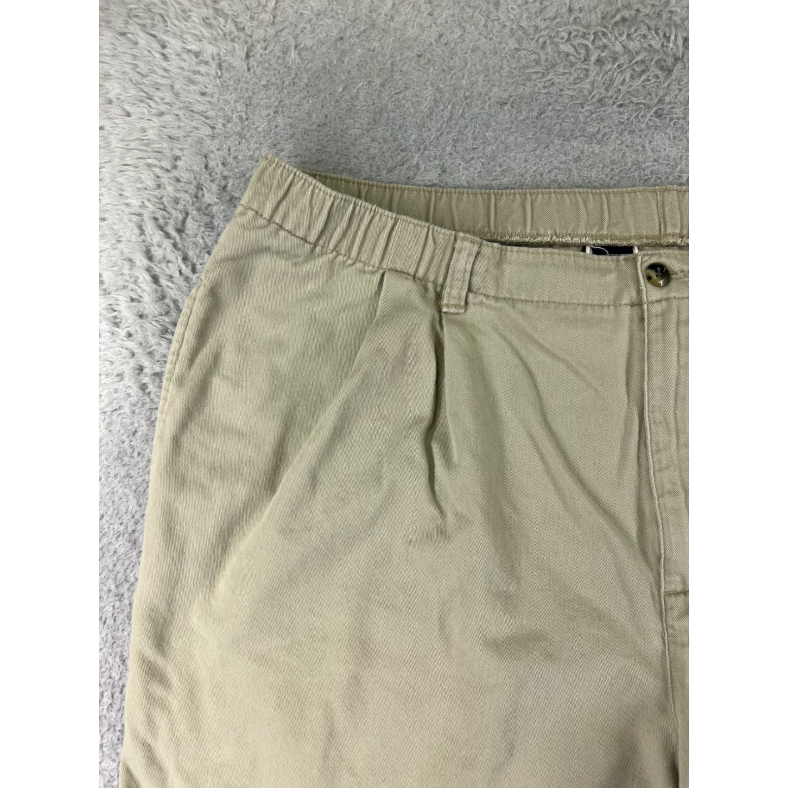 Lands' End VINTAGE Lands' End Womens Shorts 20W Green Pleated Chino High Rise Casual Travel Summer Women's Size 42" / US 20 - 4 Thumbnail