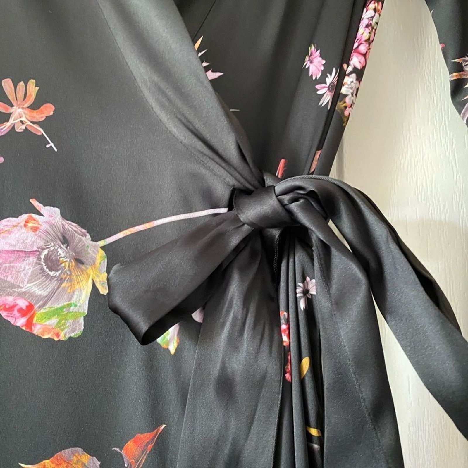 Victoria's Secret Victoria's Secret Floral Lace Chantilly Kimono Robe - XS/S Size ONE SIZE - 4 Thumbnail