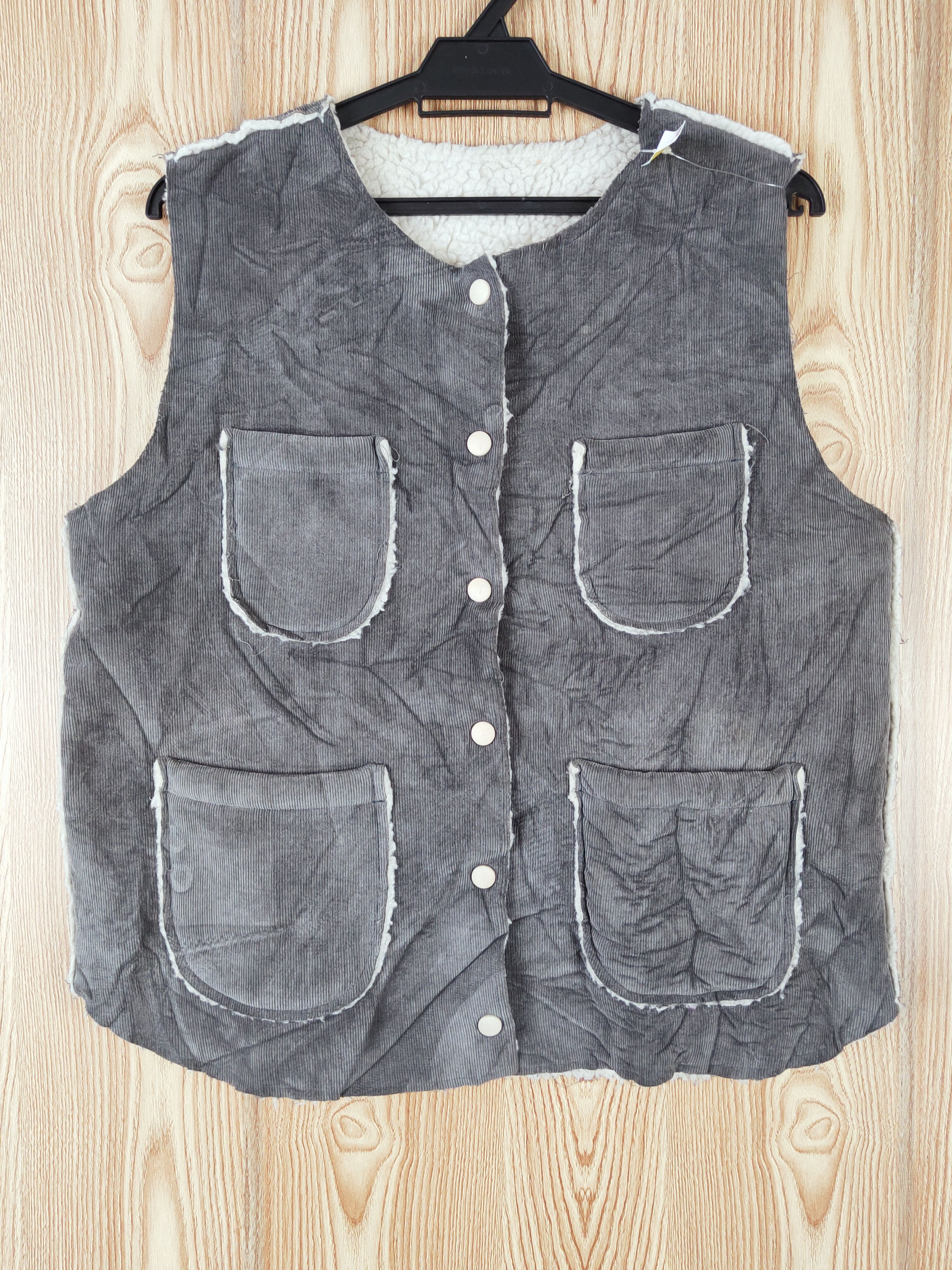 Japanese Brand Japanese Brand Gray Corduroy Vests #W170 Size M / US 6-8 / IT 42-44 - 1 Thumbnail