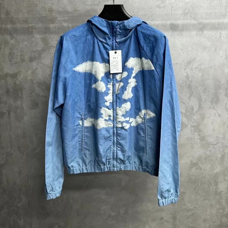 Louis Vuitton Louis Vuitton Blue sky and white clouds printed full patte Size US M / EU 48-50 / 2 - 1 Thumbnail