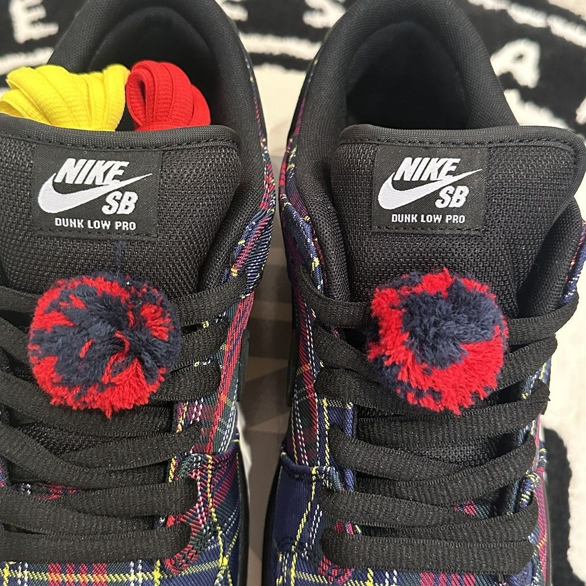 Nike SB Nike SB Dunk Low ‘Nardwuar’ Size US 11 / EU 44 - 3 Thumbnail