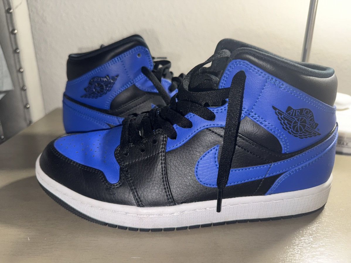 Jordan Brand Jordan 1 Mid “Hyper Royal” Size US 9 / EU 42 - 2 Thumbnail