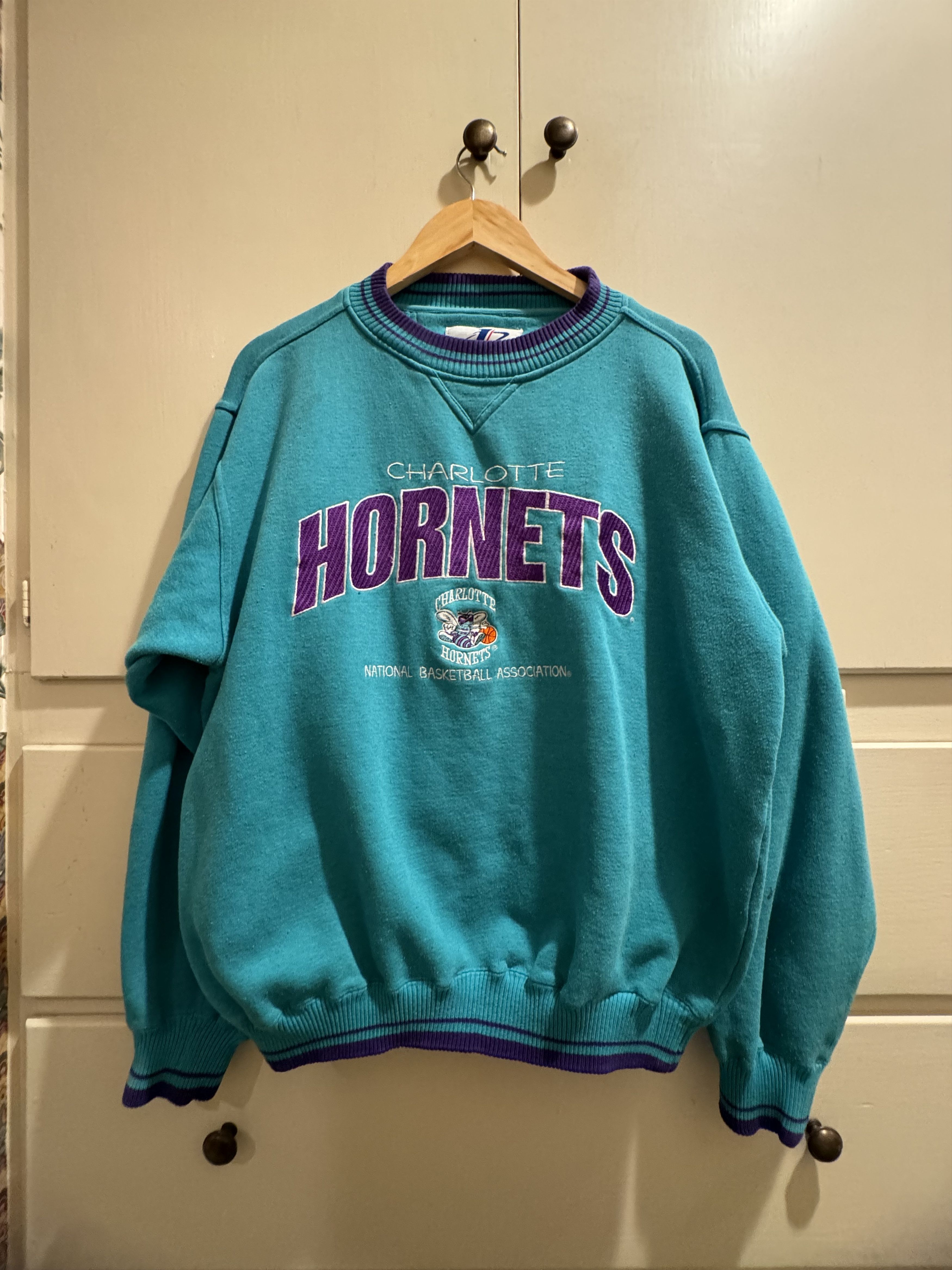 image of Vintage Logo Athletics Charlotte Hornets Crewneck Nba Mens in Retro Turqoise (Size Large)