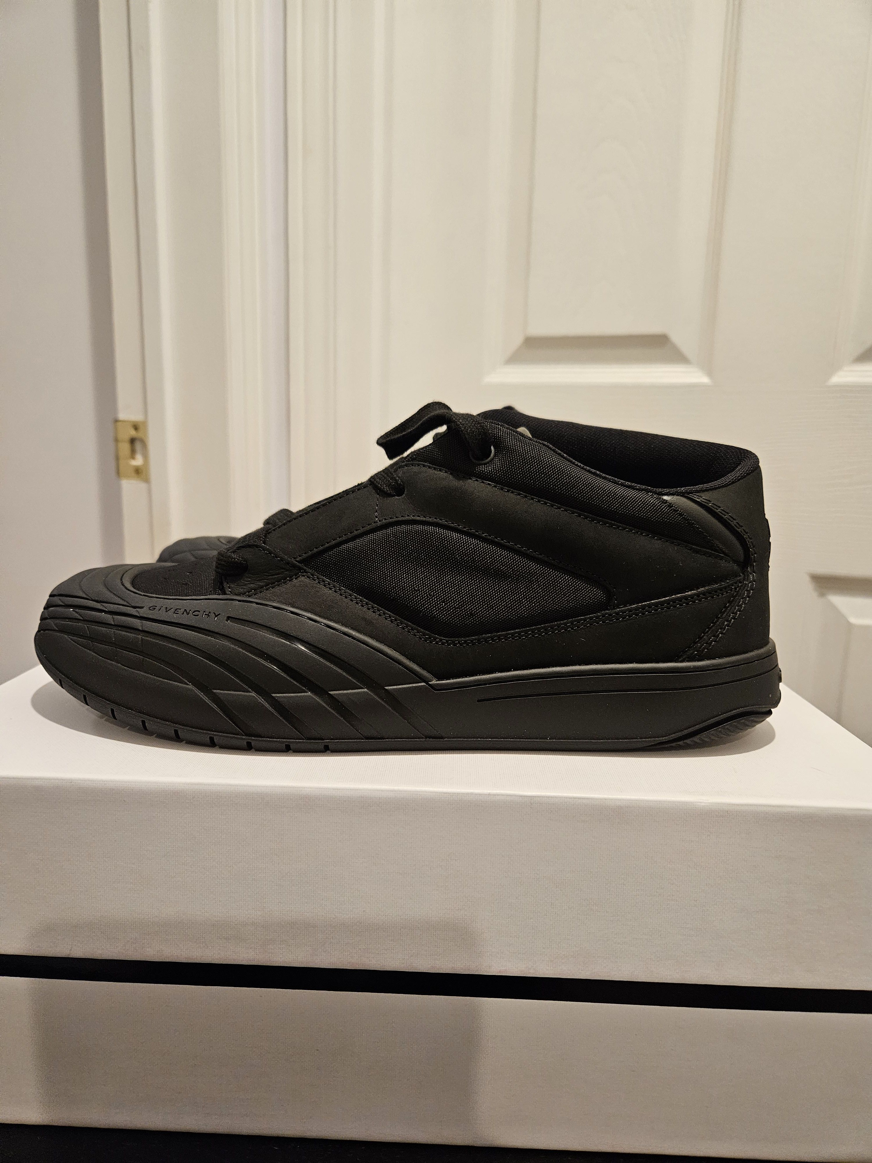 Givenchy Skate Nubuck Sneakers Size US 9.5 / EU 42-43 - 5 Thumbnail