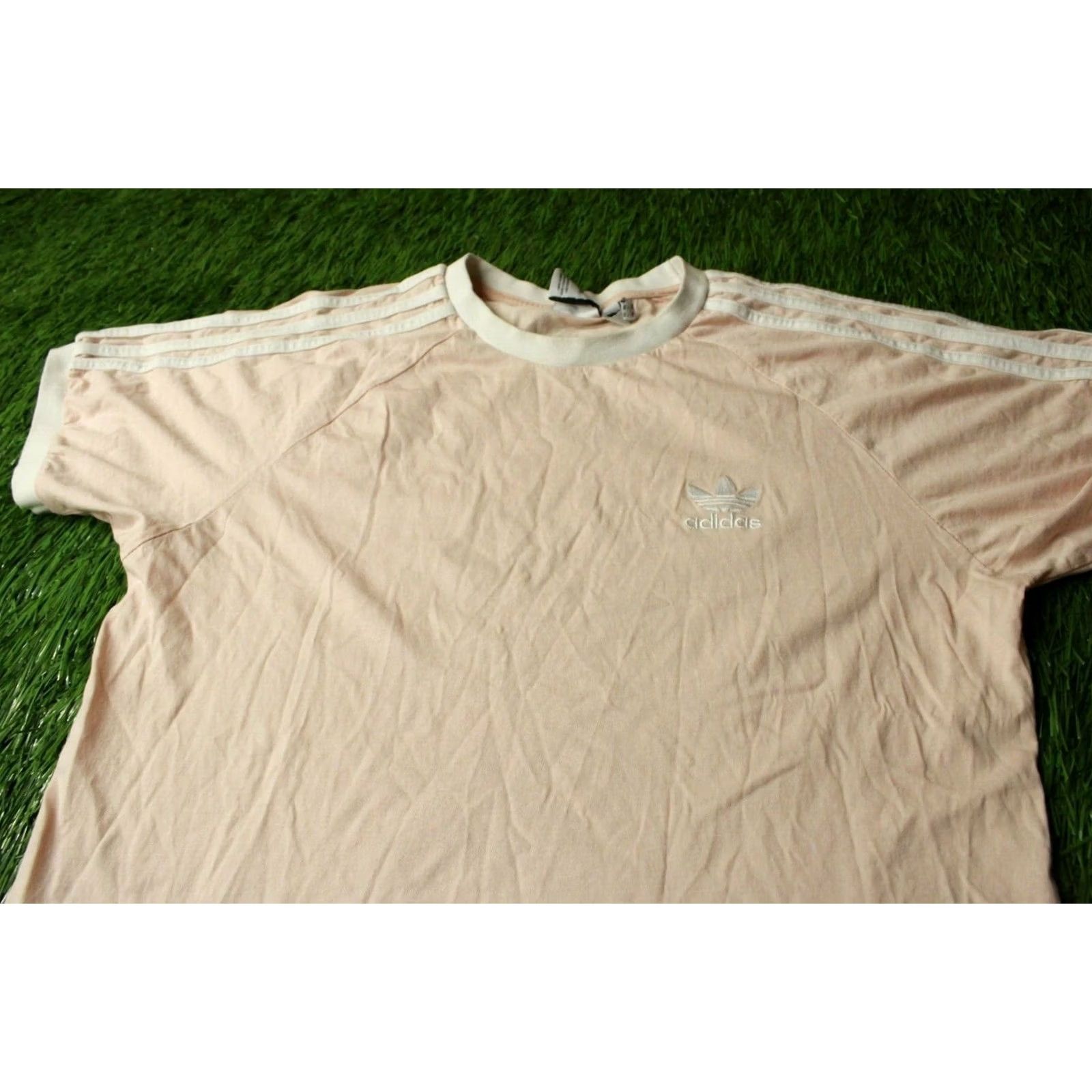 Adidas ADIDAS ORIGINAL T-SHIRT Mens CLASSIC Peach and White SIZE XXL CASUAL SHIRT JERSEY Size US XXL / EU 58 / 5 - 2 Thumbnail