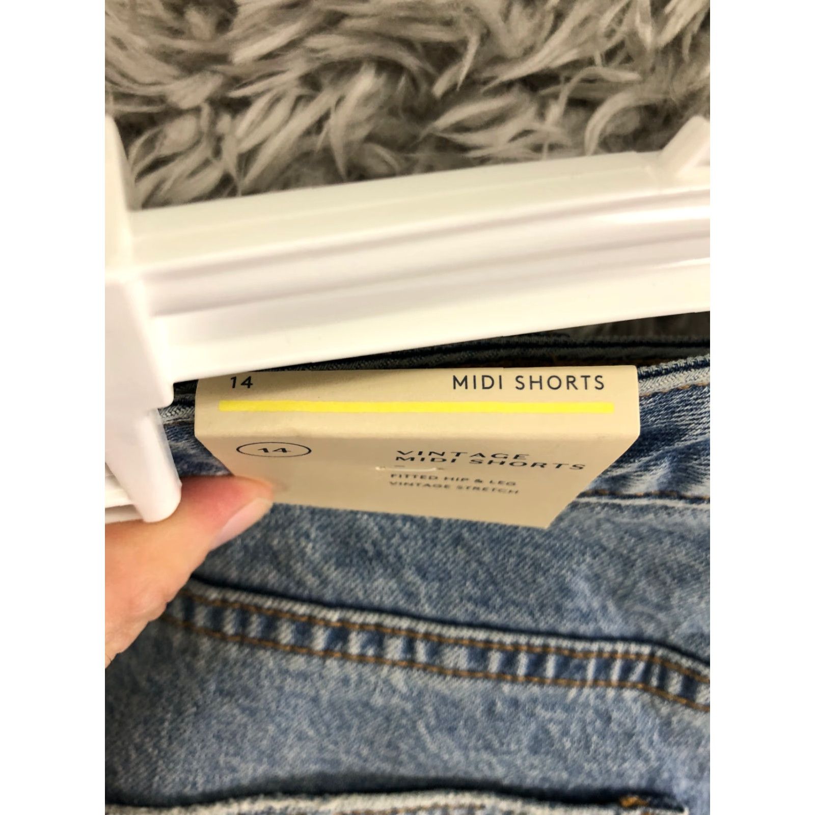 Vintage VINTAGE Universal Thread Midi Shorts Womens Size 14 Blue Denim Jean Shorts Size 36" / US 14 / IT 50 - 6 Thumbnail