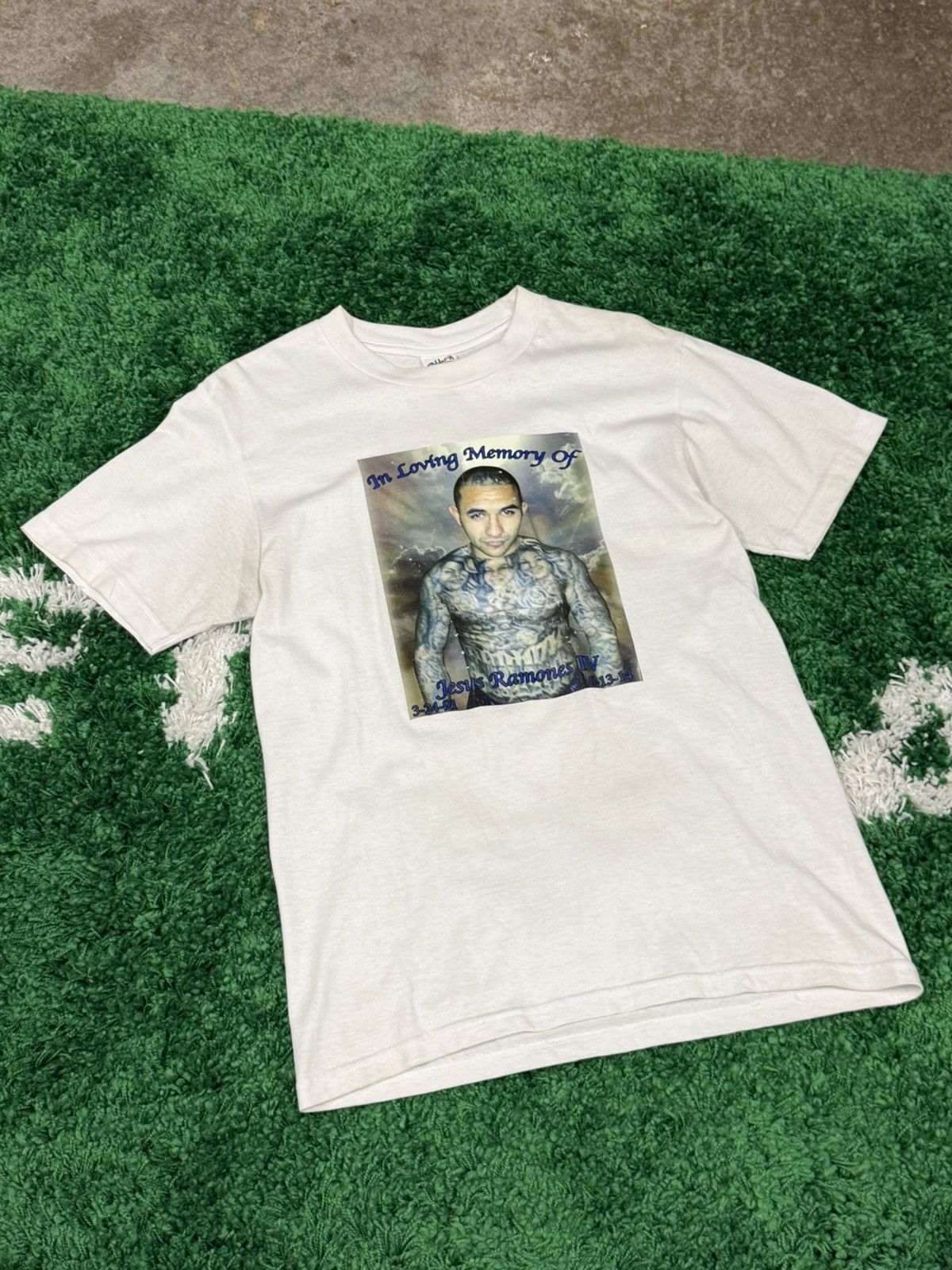Vintage Vintage Shaka Mafia Gangster Chicano RIP Portrait Gang Tee Size US M / EU 48-50 / 2 - 1 Thumbnail