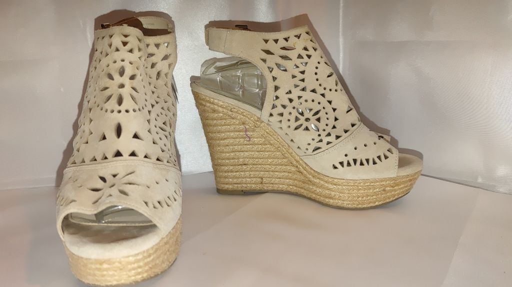 Marc Fisher Marc Fisher Harlea Wedge Sandal Size 6.5M in Color New Ambra Size US 6.5 / IT 36.5 - 5 Thumbnail