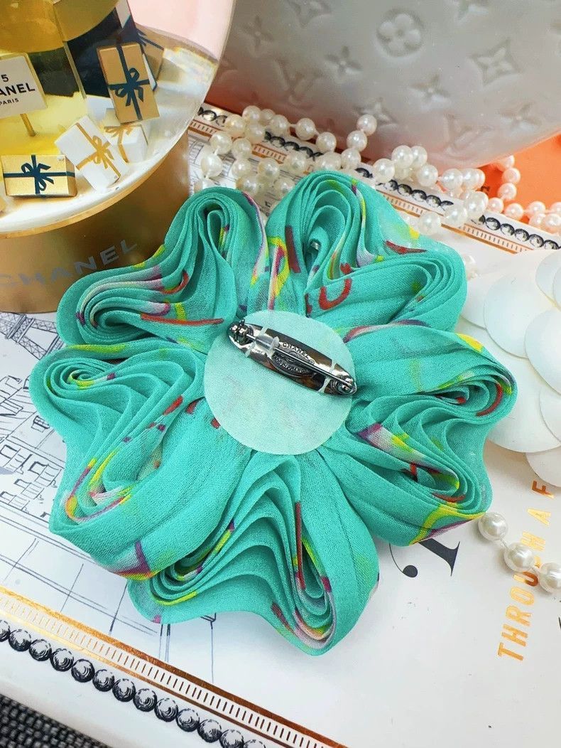 Chanel Chanel Peacock Green Camellia Brooch Size ONE SIZE - 5 Thumbnail