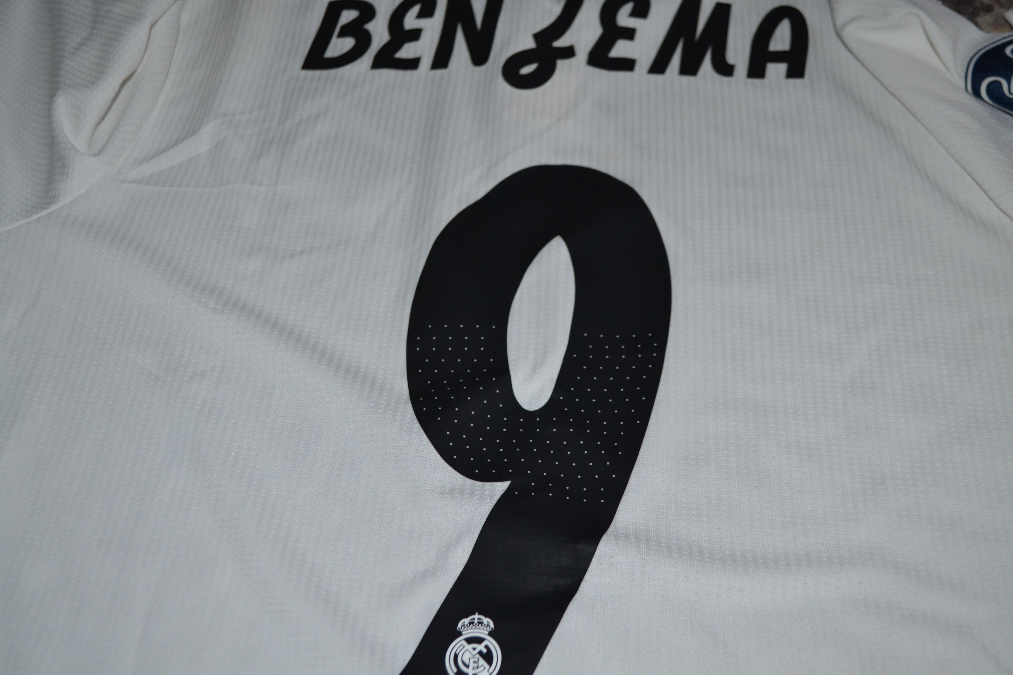 Adidas AUTHENTIC Real Madrid Home Kit 2018 2019 Soccer Jersey Size US M / EU 48-50 / 2 - 9 Thumbnail