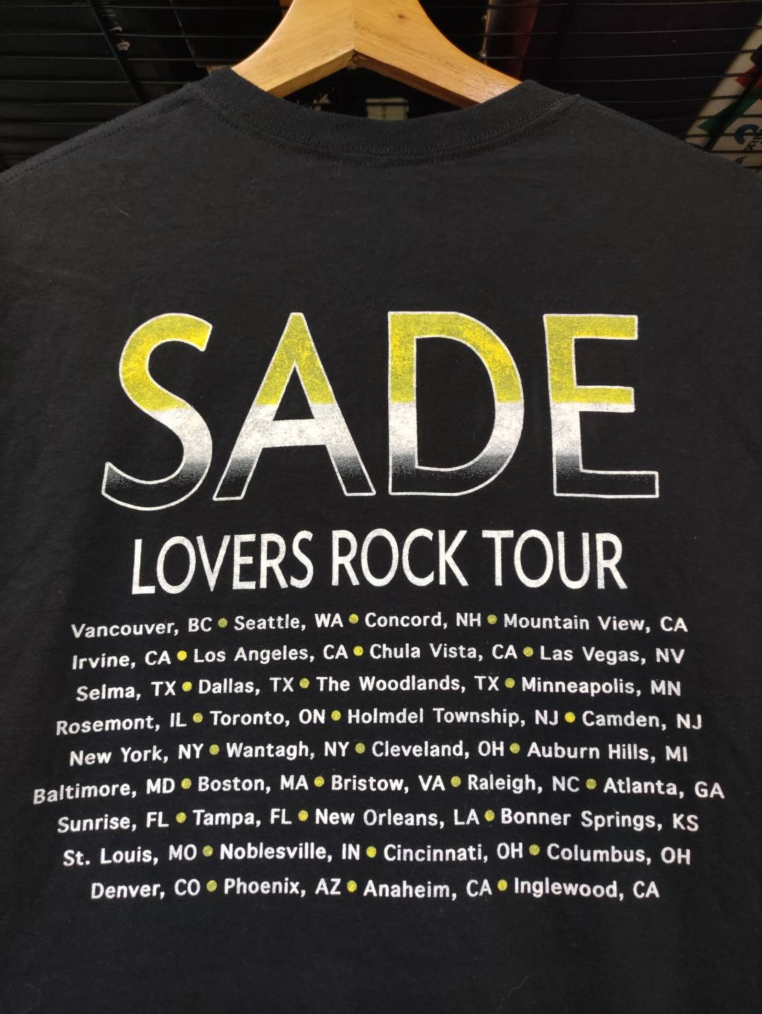 Band Tees × Rap Tees Sade " Lovers Rock " Album Tour Promo T-Shirt Size US M / EU 48-50 / 2 - 11 Thumbnail