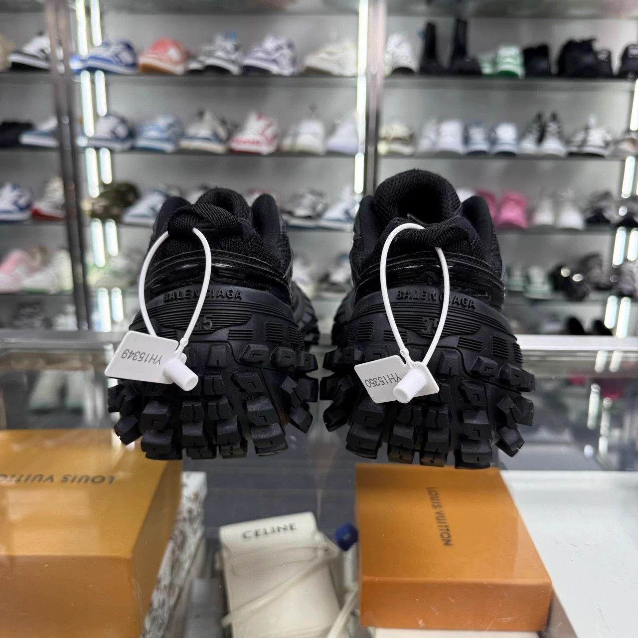 Balenciaga Balenciaga Track Trainer Black 35 Worn Once Box Size US 4.5 / IT 34.5 - 5 Thumbnail