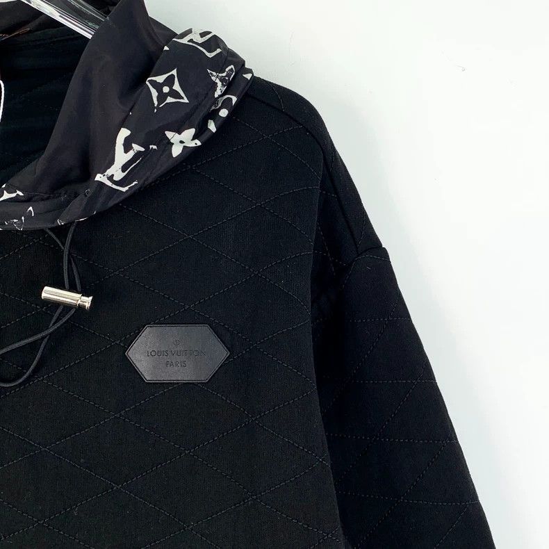 Louis Vuitton Louis Vuitton Black cotton hooded logo print zip-up long-s Size US S / EU 44-46 / 1 - 3 Thumbnail
