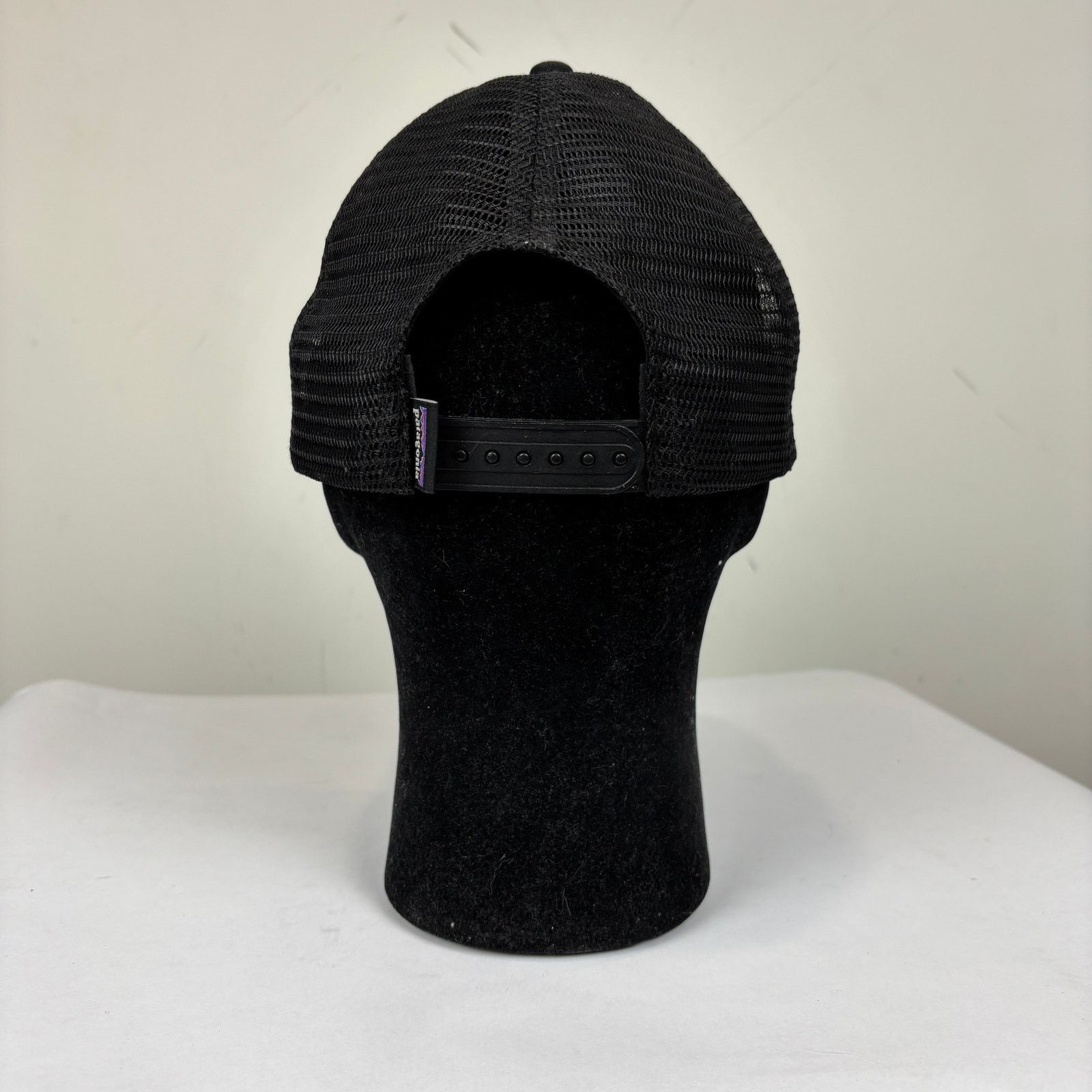 Patagonia Patagonia P-6 Logo Mesh Trucker Hat Snapback Gorpcore Size ONE SIZE - 4 Thumbnail