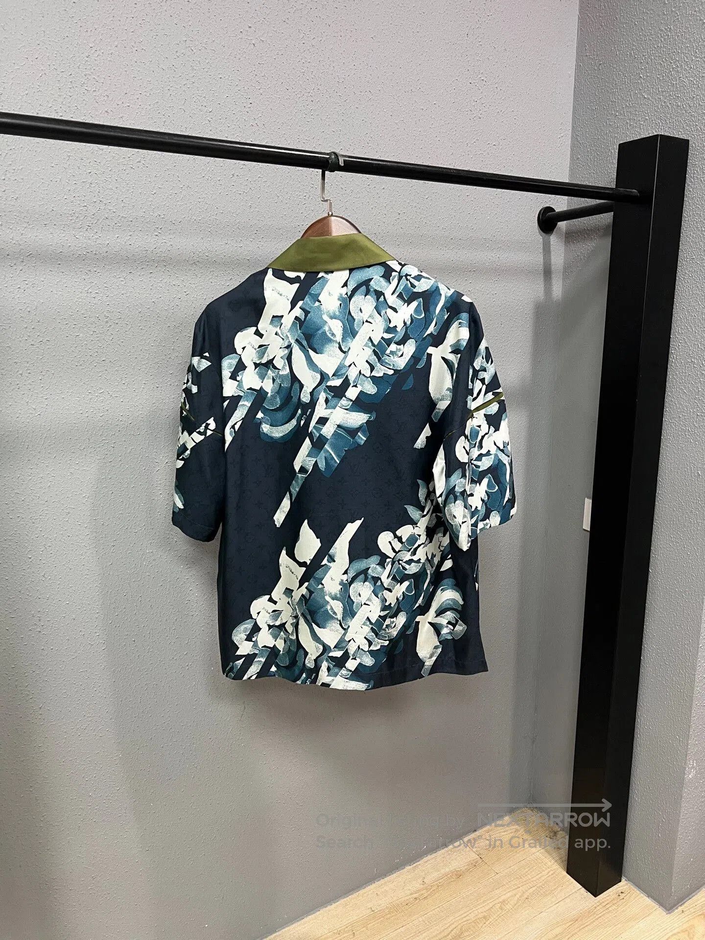 Louis Vuitton Louis Vuitton Navy Blue Floral Short Sleeve Shirt. Size US M / EU 48-50 / 2 - 2 Thumbnail