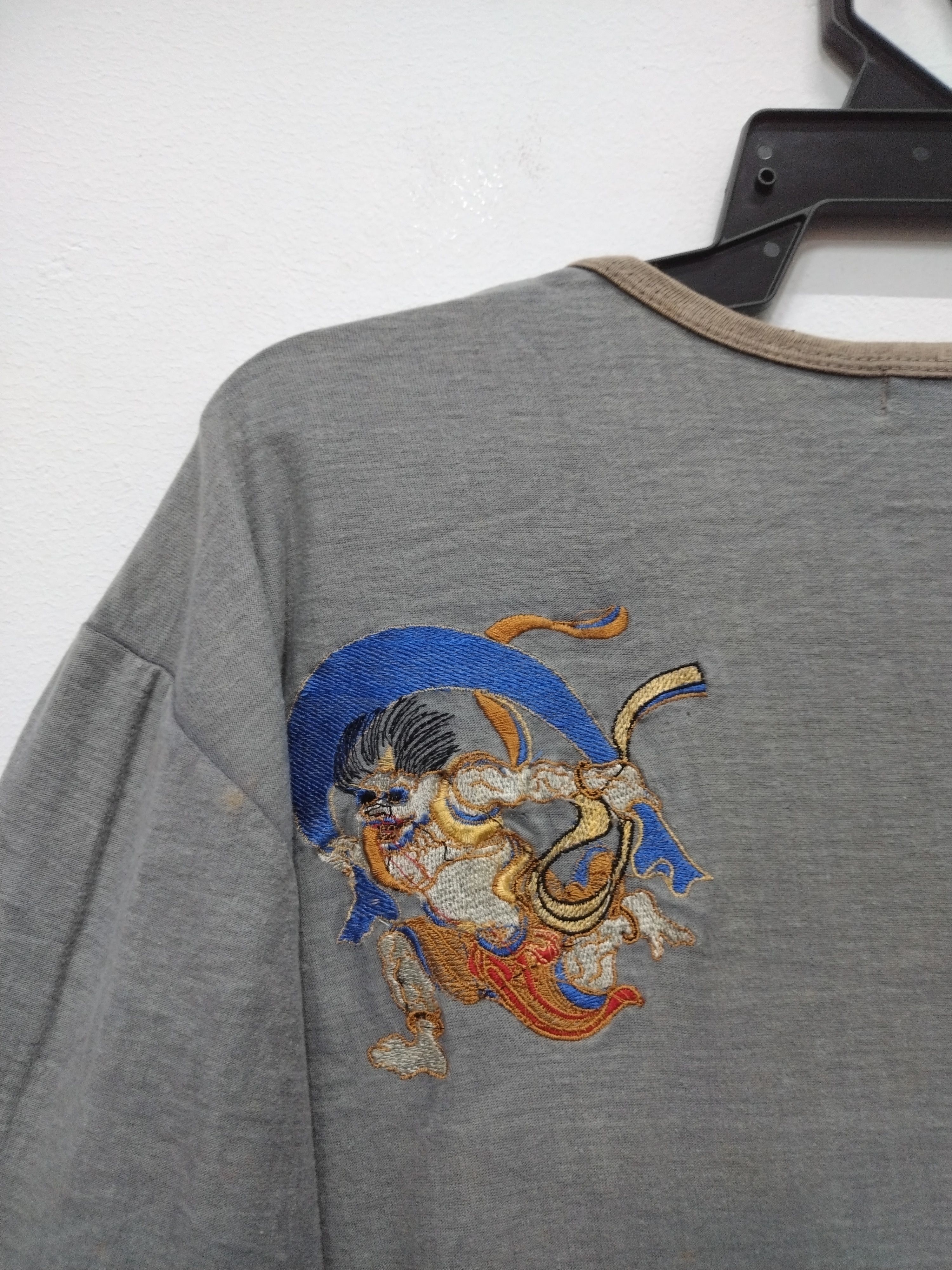 Japanese Brand RARE! Crazy Awesome Vintage God of wind JAPAN Rare Graphic Size US M / EU 48-50 / 2 - 13 Thumbnail