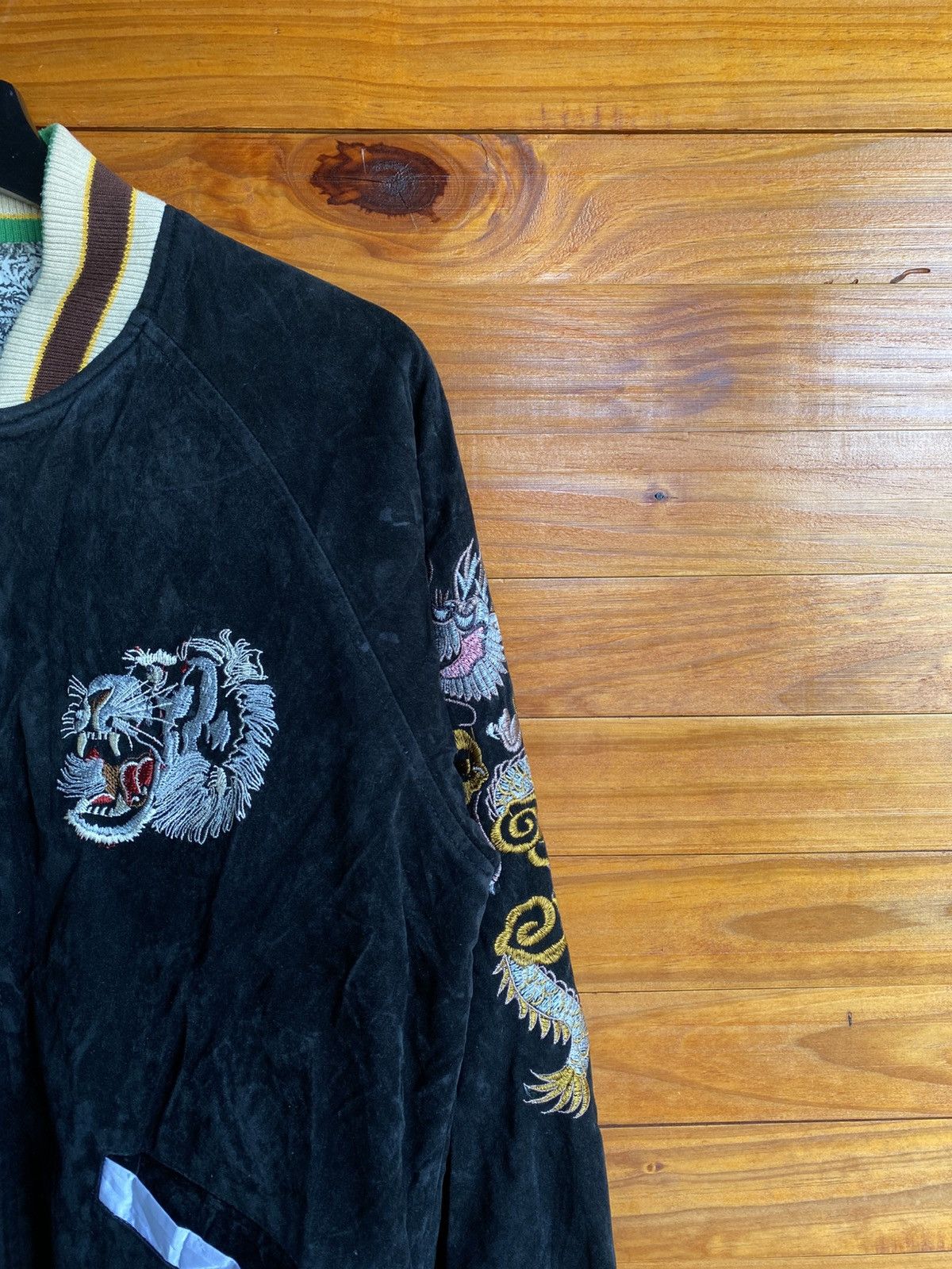 Japanese Brand Vintage Tiger Embroidered Sukajan Souvenir Jacket – Black Size US M / EU 48-50 / 2 - 8 Thumbnail