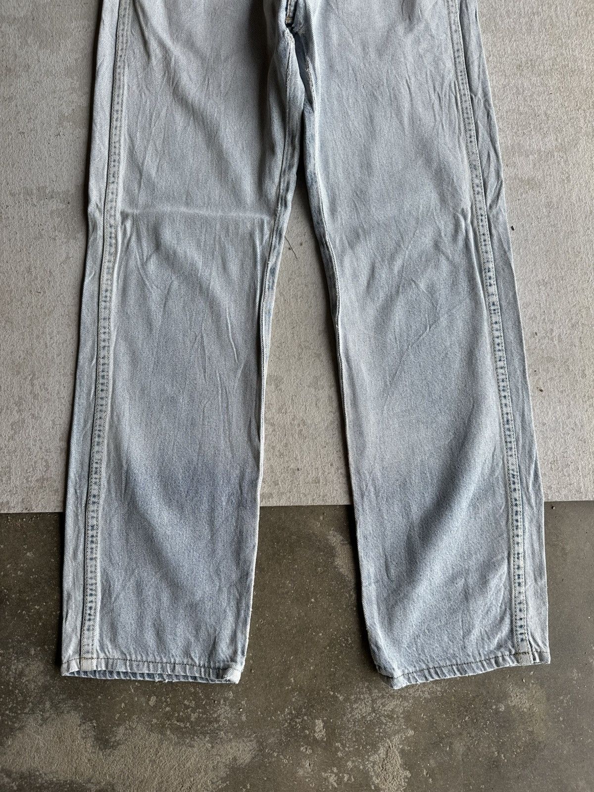 Levi's ✨SEND OFFERS✨ LEVI’S Jeans Light Wash Distressed Denim Pants Size US 30 / EU 46 - 7 Thumbnail