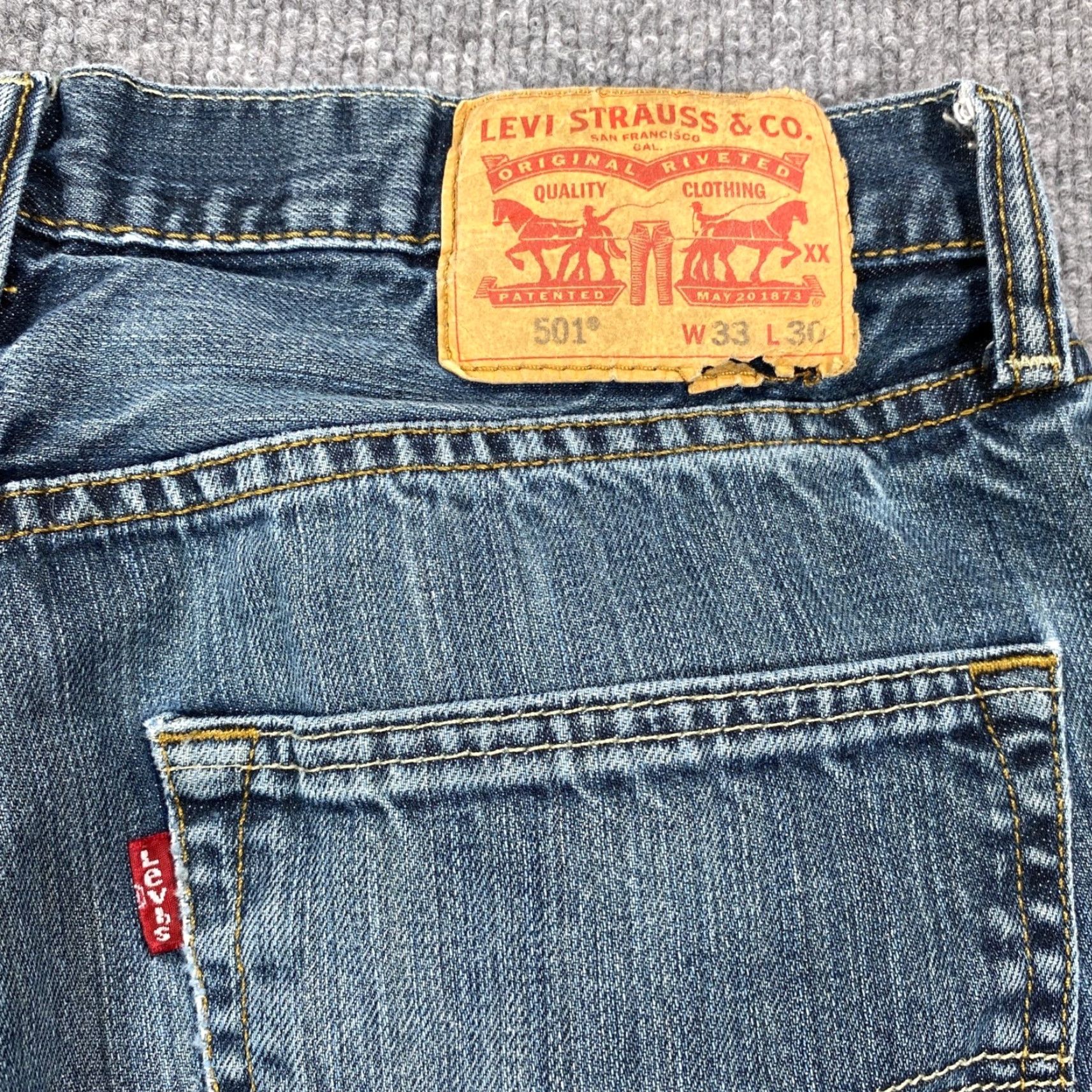 Levi's Levi's 501 Original Fit Jeans Jeans 501 Original Fit Mens 33x30 Blue Distressed Ripped Straight Leg 90s Mens Regular Button Fly Blue Jeans Size US 33 - 4 Thumbnail