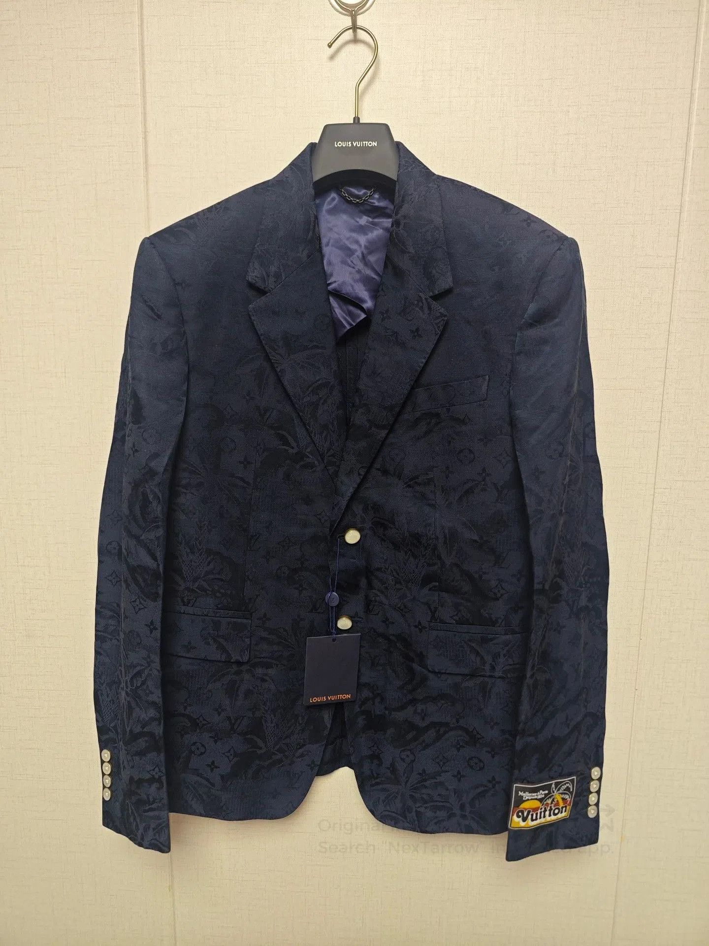Louis Vuitton LV New Monogram Men's Top. Size US M / EU 48-50 / 2 - 1 Thumbnail