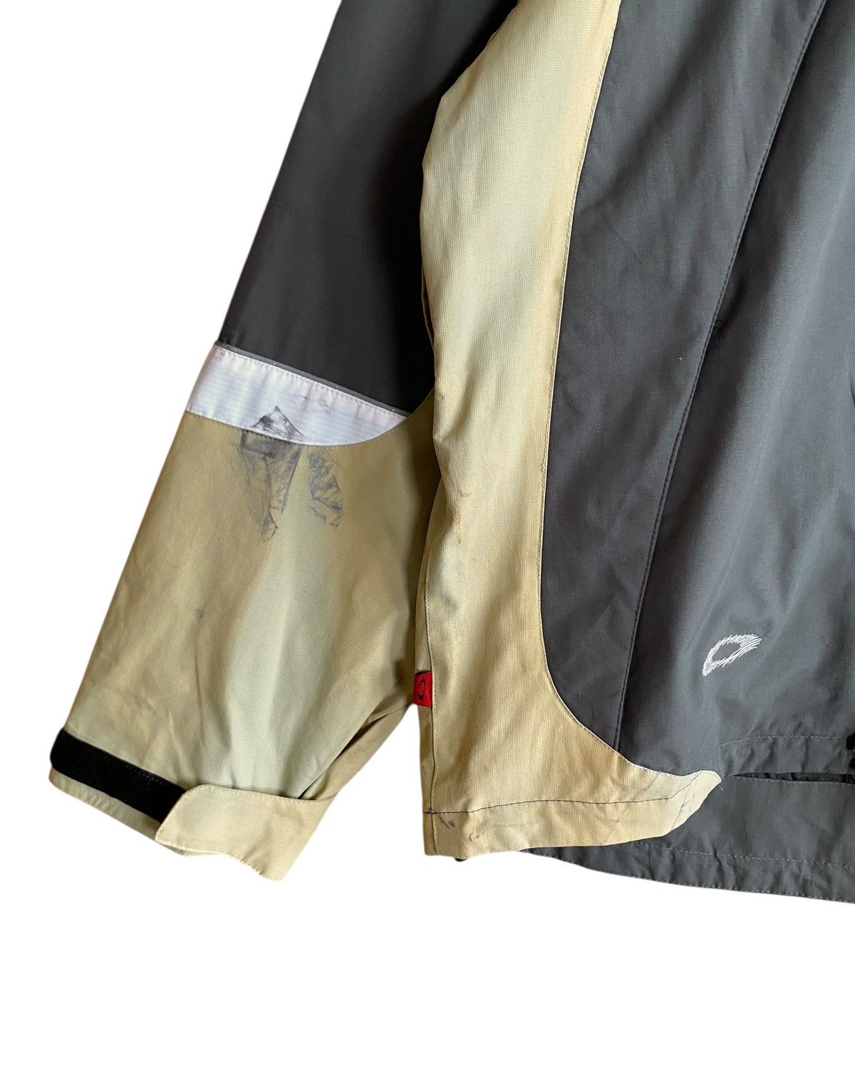 Oakley Very Rare Vintage Brand Oakley Sun Faded Ski Jacket 2000s Size US L / EU 52-54 / 3 - 5 Thumbnail