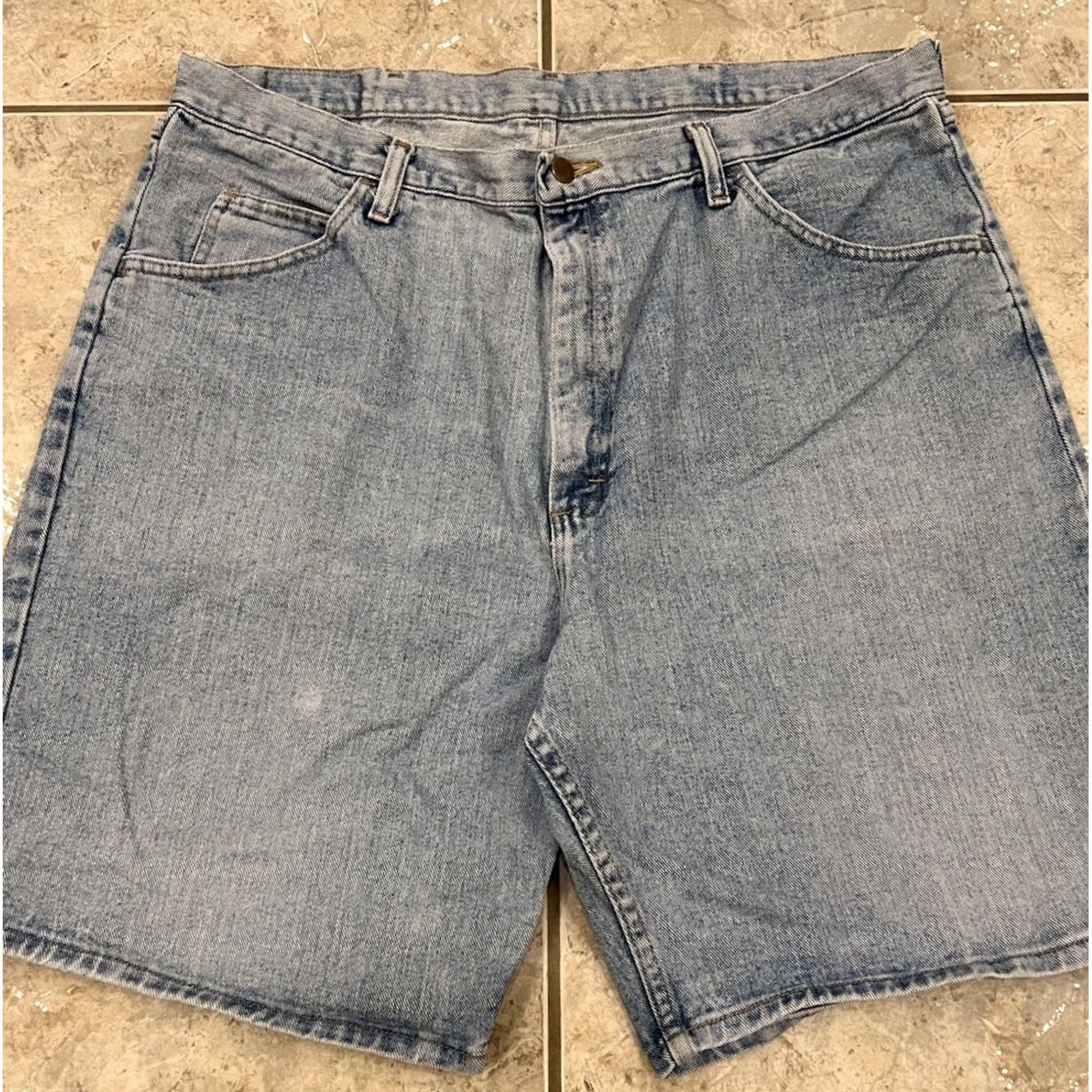 Wrangler Mens 40 Wrangler Relaxed Fit Denim Blue Jean Shorts 10" Classic Jorts Distressed Size US 40 / EU 56 - 5 Thumbnail