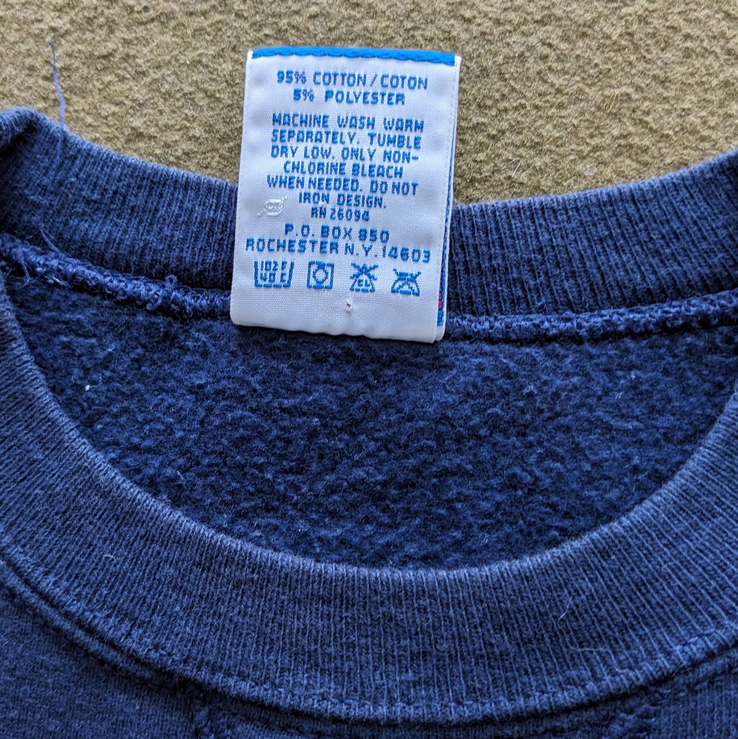 Champion Vintage CHAMPION Sportswear Brand Sweatshirt Size US M / EU 48-50 / 2 - 8 Thumbnail
