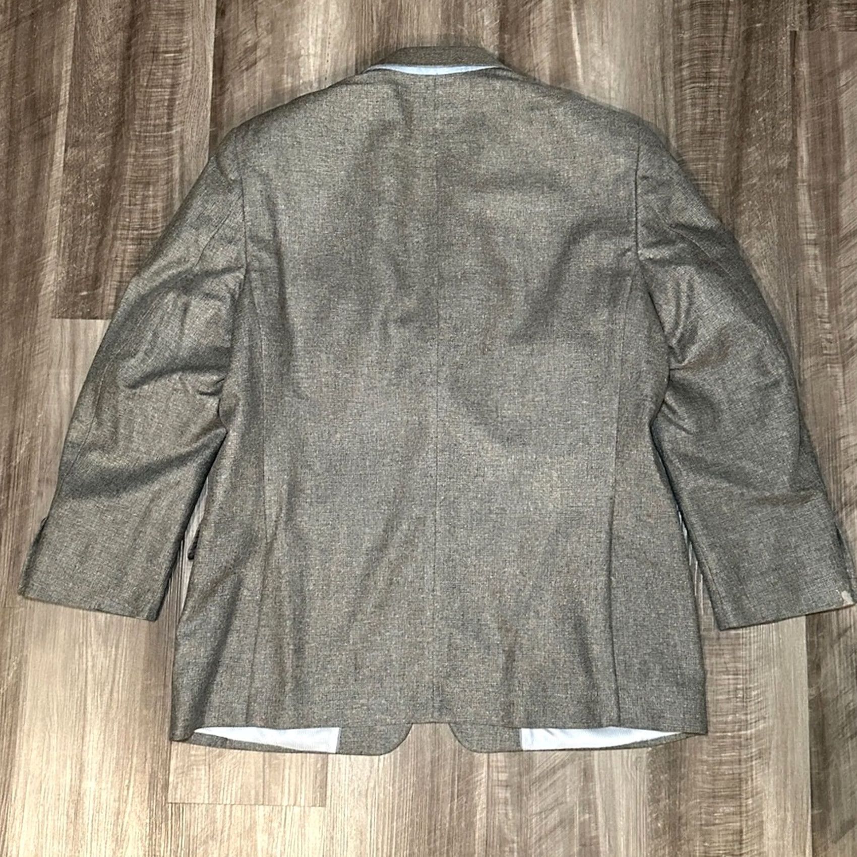 Jos. A. Bank Jos. A. Bank Signature Collection Tailored Fit 100% Silk Sport Coat 43R Men Gray Sport Coat Mens 43R Silk Complete 2 Piece Jacket Size US XS / EU 42 / 0 - 2 Thumbnail