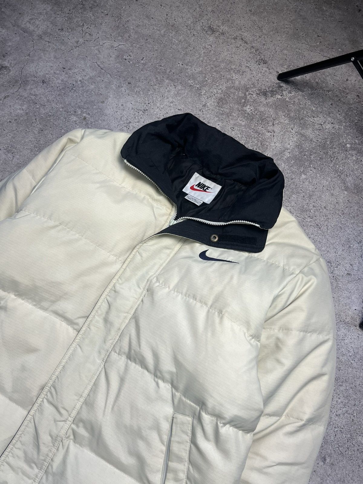 Nike Nike Vintage Puffer Jacket Ivory Travis 90s Swoosh Size US M / EU 48-50 / 2 - 5 Thumbnail