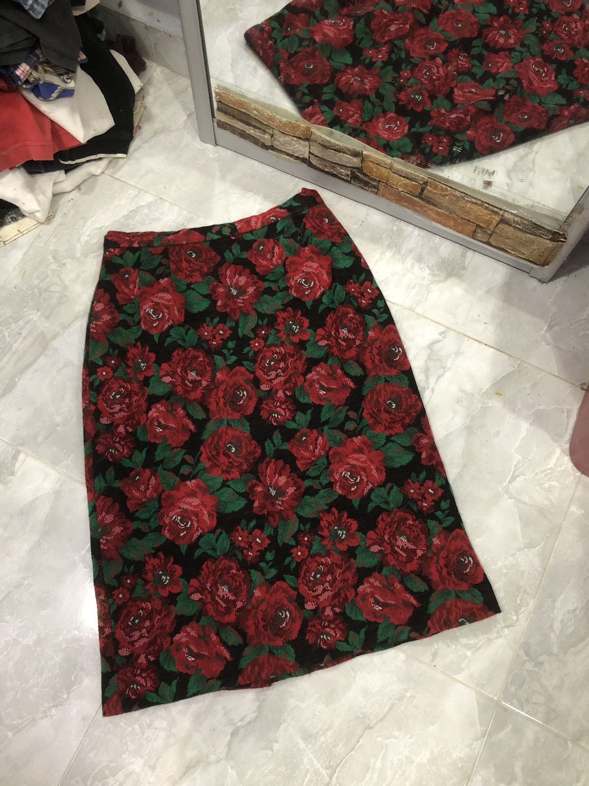 Hanae Mori Vintage Hanae Mori Floral Knit Skirt Japan Label Size 25" / US 0 / IT 36 - 1 Thumbnail