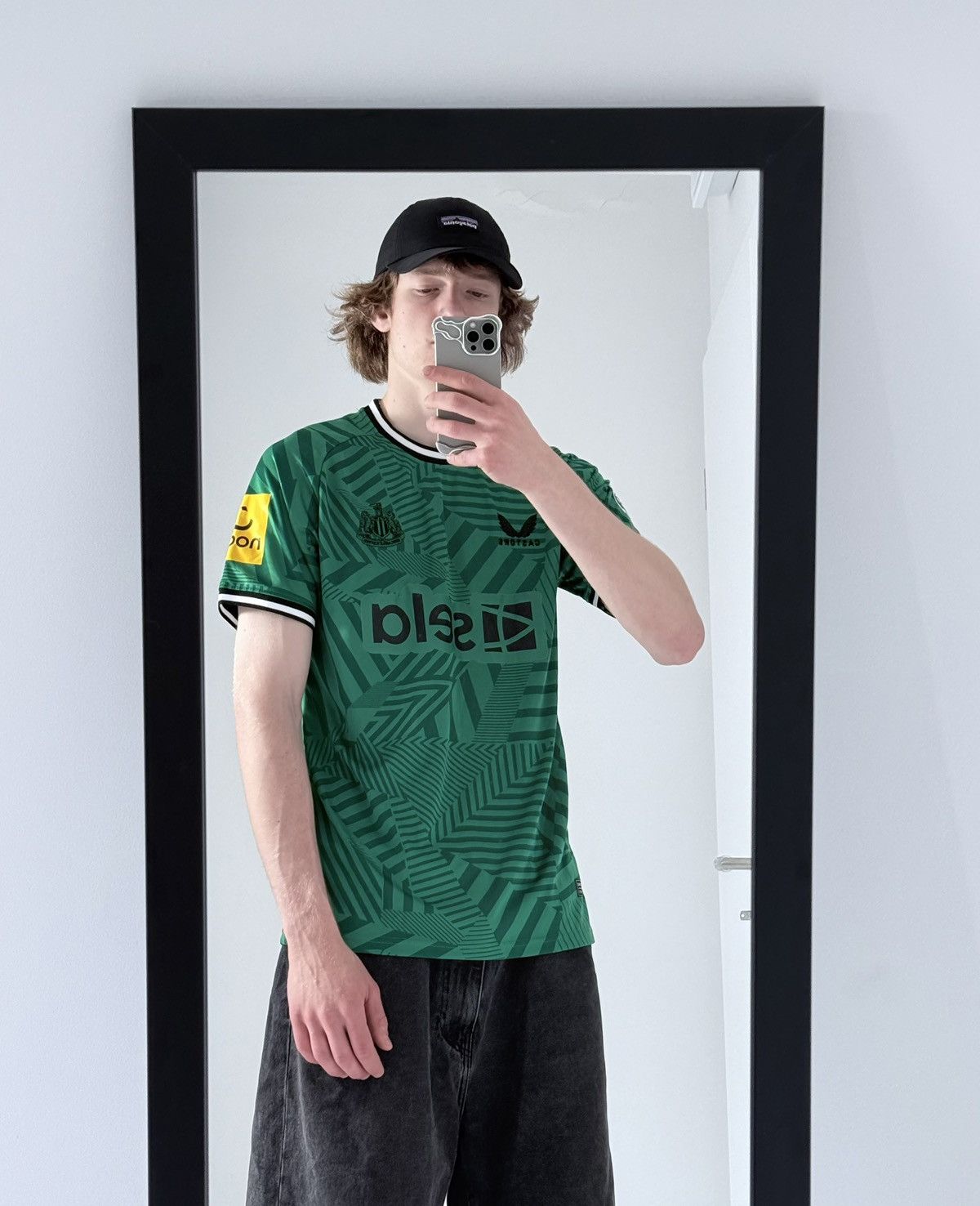 Other Newcastle United streetwear soccer fifa football tee Size US XL / EU 56 / 4 - 3 Thumbnail