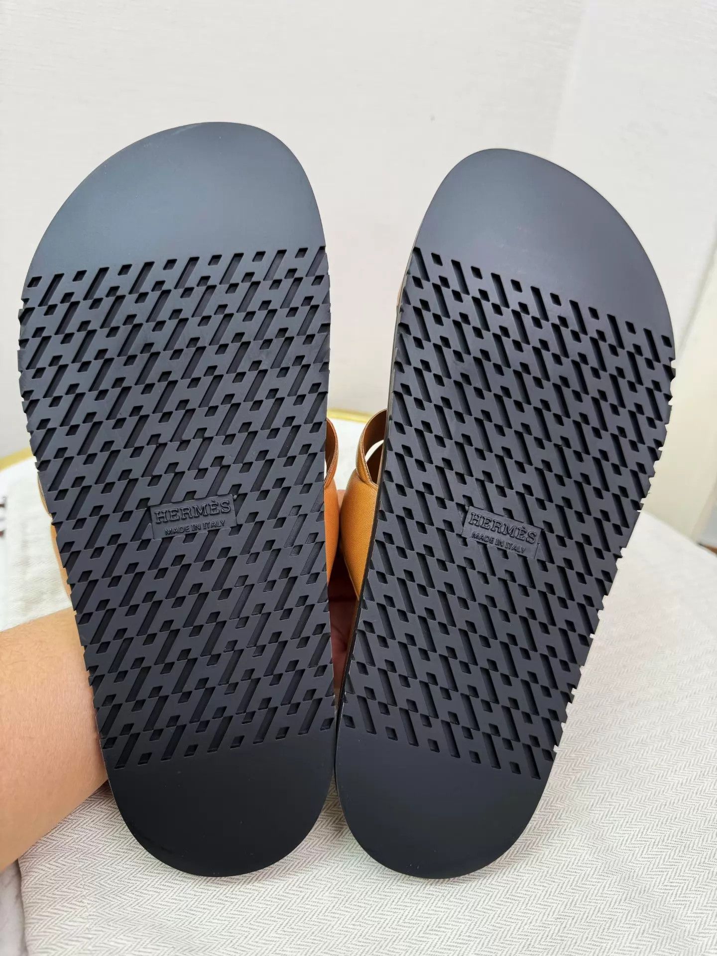 Hermes Hermes Oran Slipper EU 39 Worn Once Like New Size US 8.5 / IT 38.5 - 5 Thumbnail