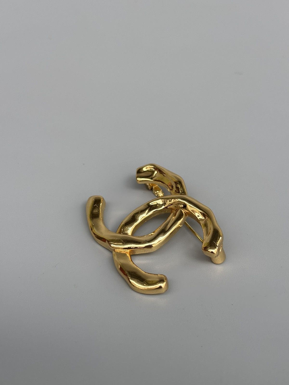 Chanel Chanel B23C Gold Pin CC Brooch Size ONE SIZE - 2 Thumbnail