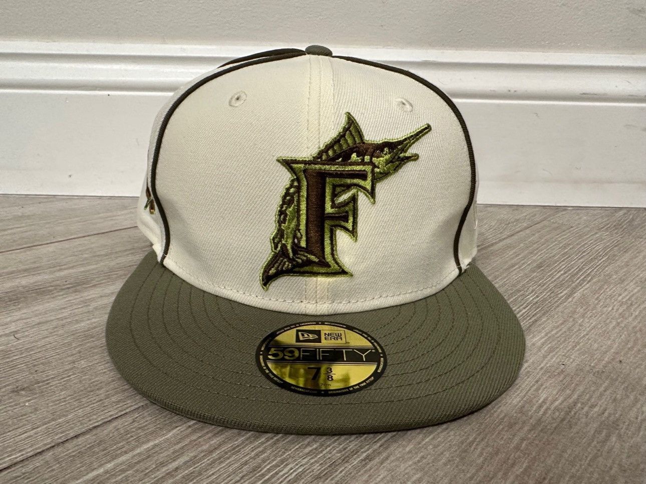 Florida Marlins New Era Green Chrome Beige Fitted Sz 7 3/8