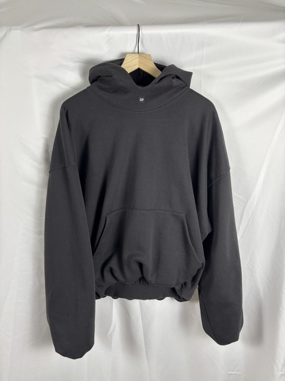 トップス yzy balenciaga logo hoodie Yeezy x Gap Engineered by Balenciaga Logo Shrunken Hoodie