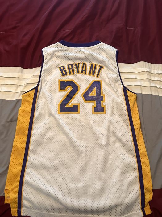 Kobe bryant adidas swingman on sale jersey